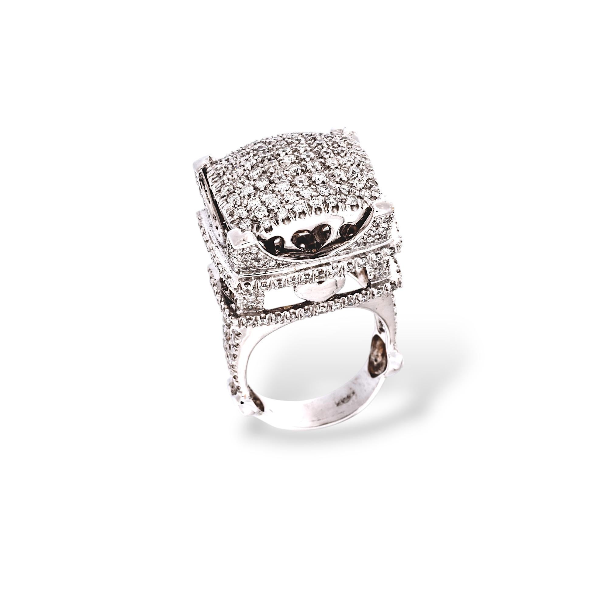 Artiste Bague Tour Eiffel en or blanc 18 carats avec 2,28 ct de diamants naturels en vente