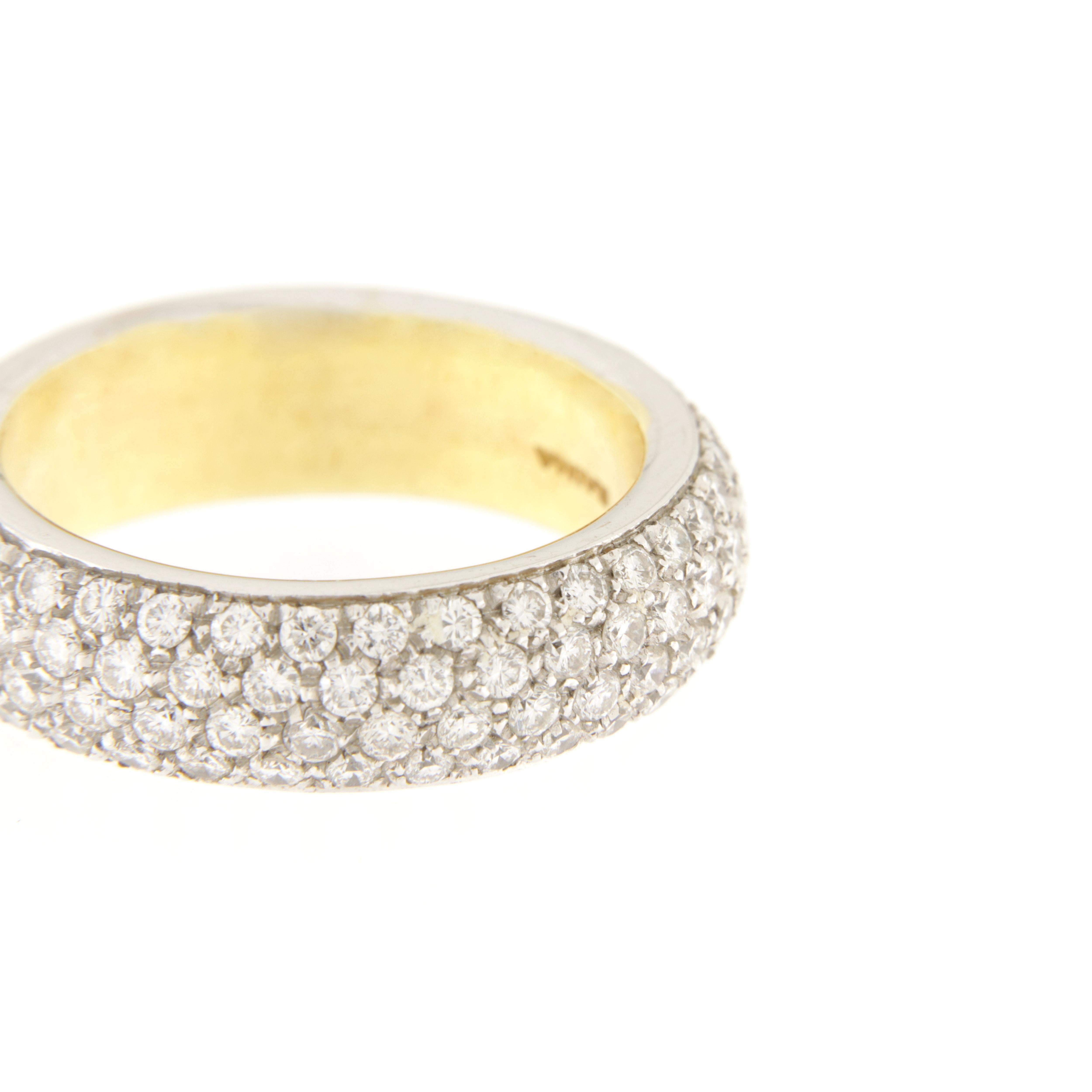 Brilliant Cut Full circle veretta ring with pavé diamonds ct.2.26 For Sale