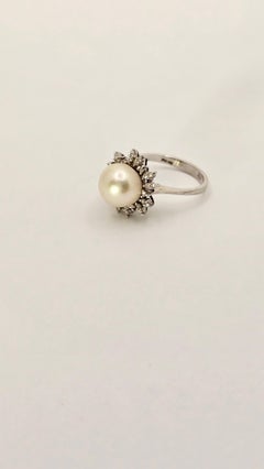 Vintage Ring in 18Kt White Gold, Pearl and Diamonds