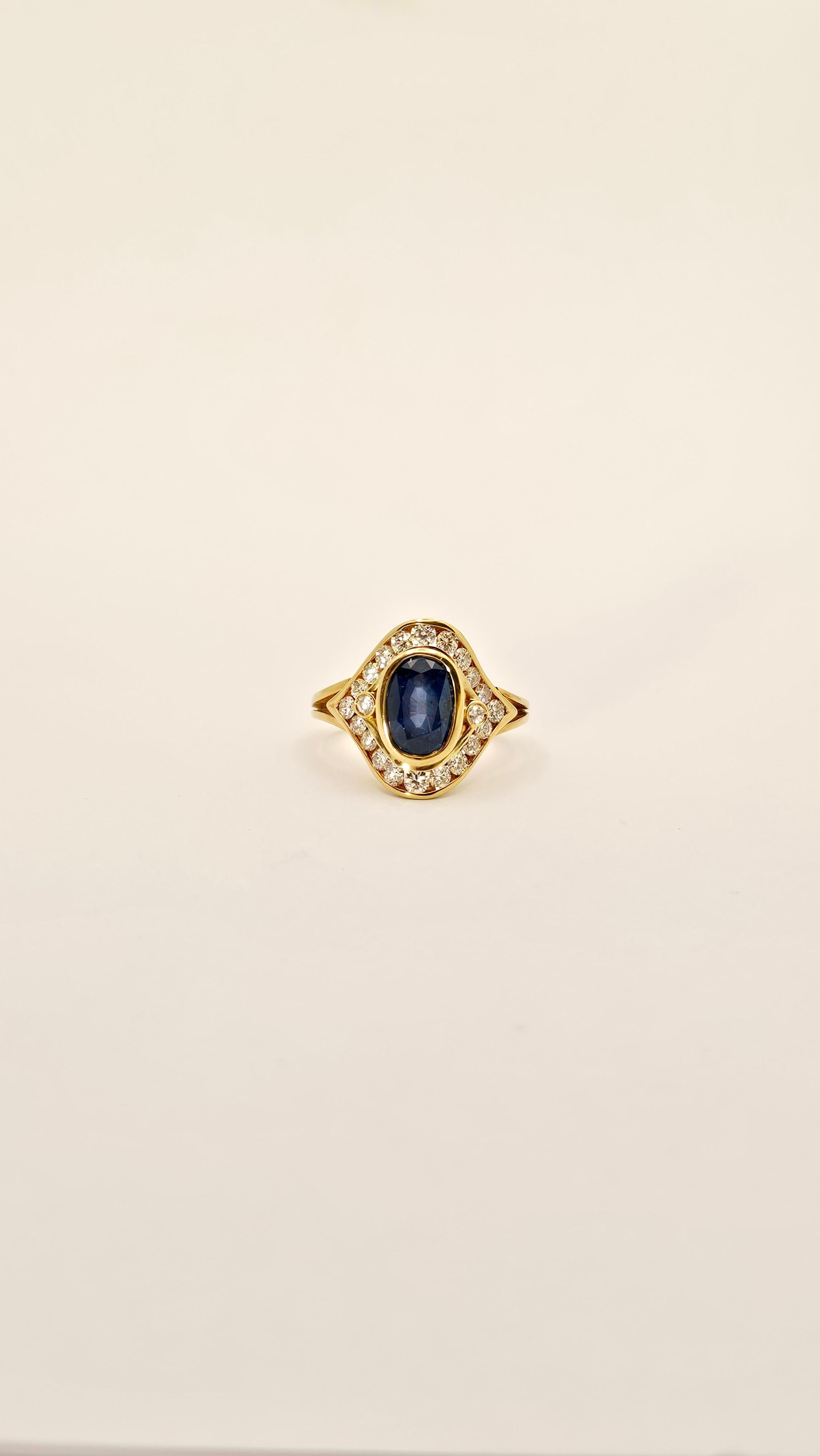 Anello Vintage in Oro Giallo 18Kt, Zaffiro Blu e Diamanti In New Condition For Sale In Cattolica, IT