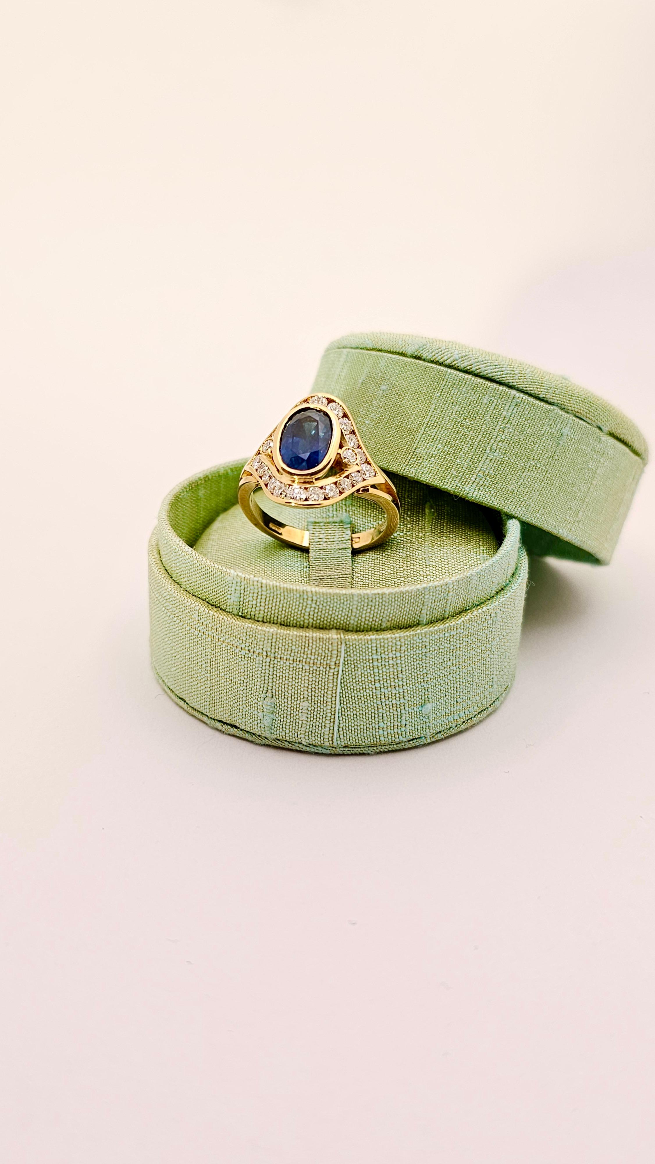 Anello Vintage in Oro Giallo 18Kt, Blauer Zaffiro und Diamanten für Damen oder Herren im Angebot