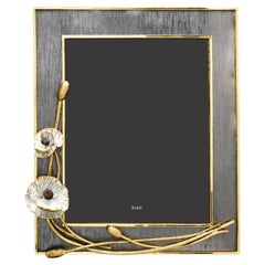 Anemone Frame - Elegant Flower-Shaped Photo Frame.