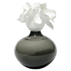 Anemone in White & Grey, an abstract floral glass sculpture by Lena Bergström