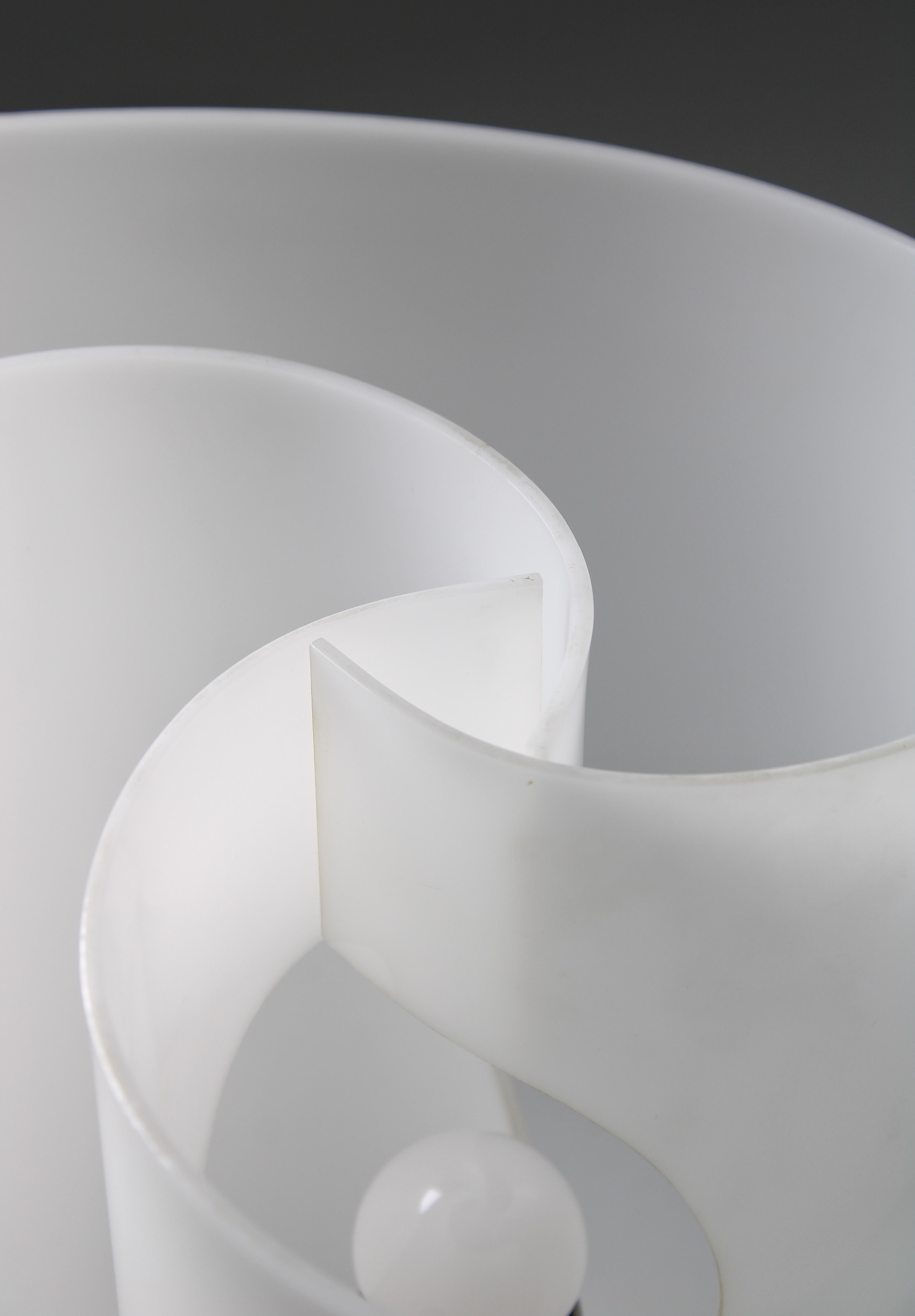Acrylic Anemone table lamp by Padova & Bocci for Valenti, 1972 For Sale