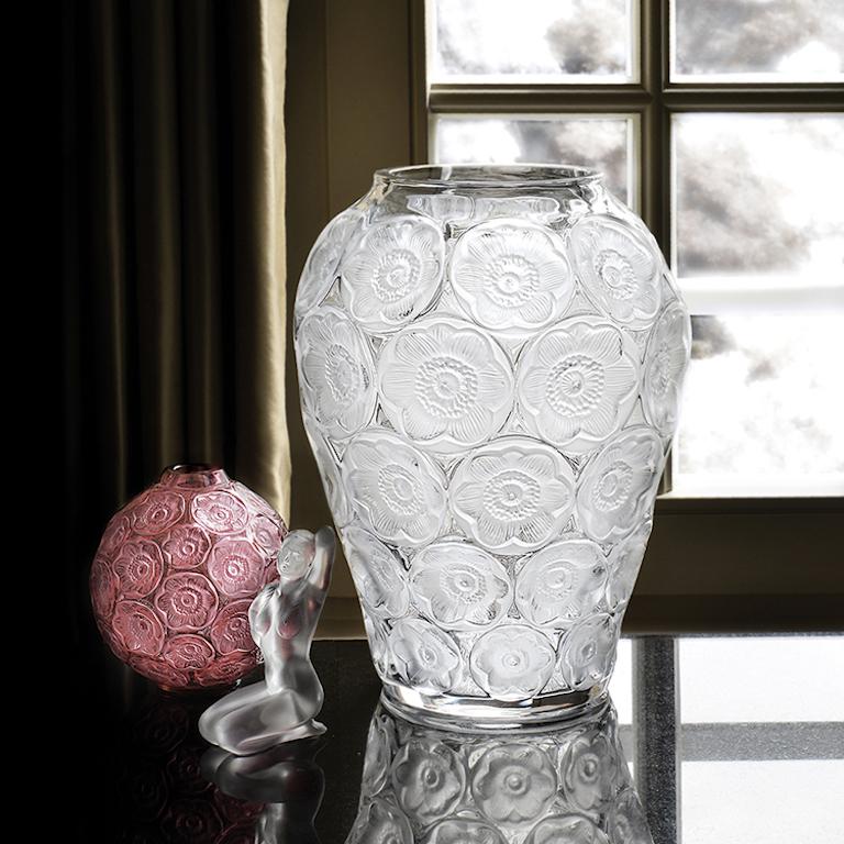 XXIe siècle et contemporain Vase Anemones en cristal de Lalique en vente