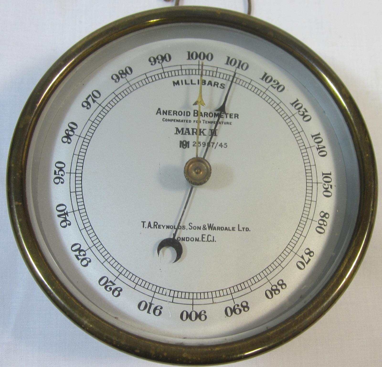 Aneroid Barometer In Good Condition In Paradise Point, Queensland