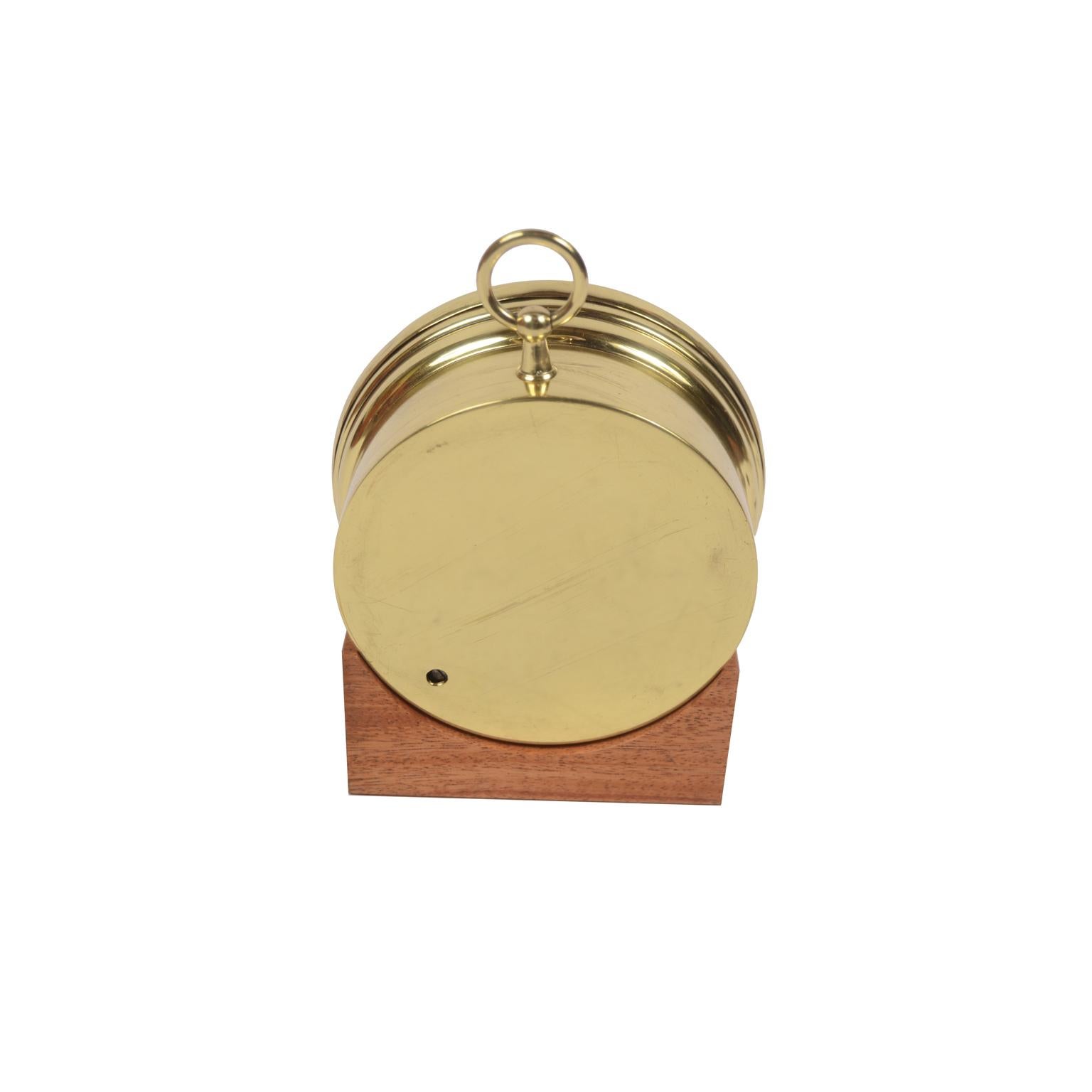 Aneroid Barometer of Brass and Glass English Manufacture of the 1920s In Good Condition In Milan, IT