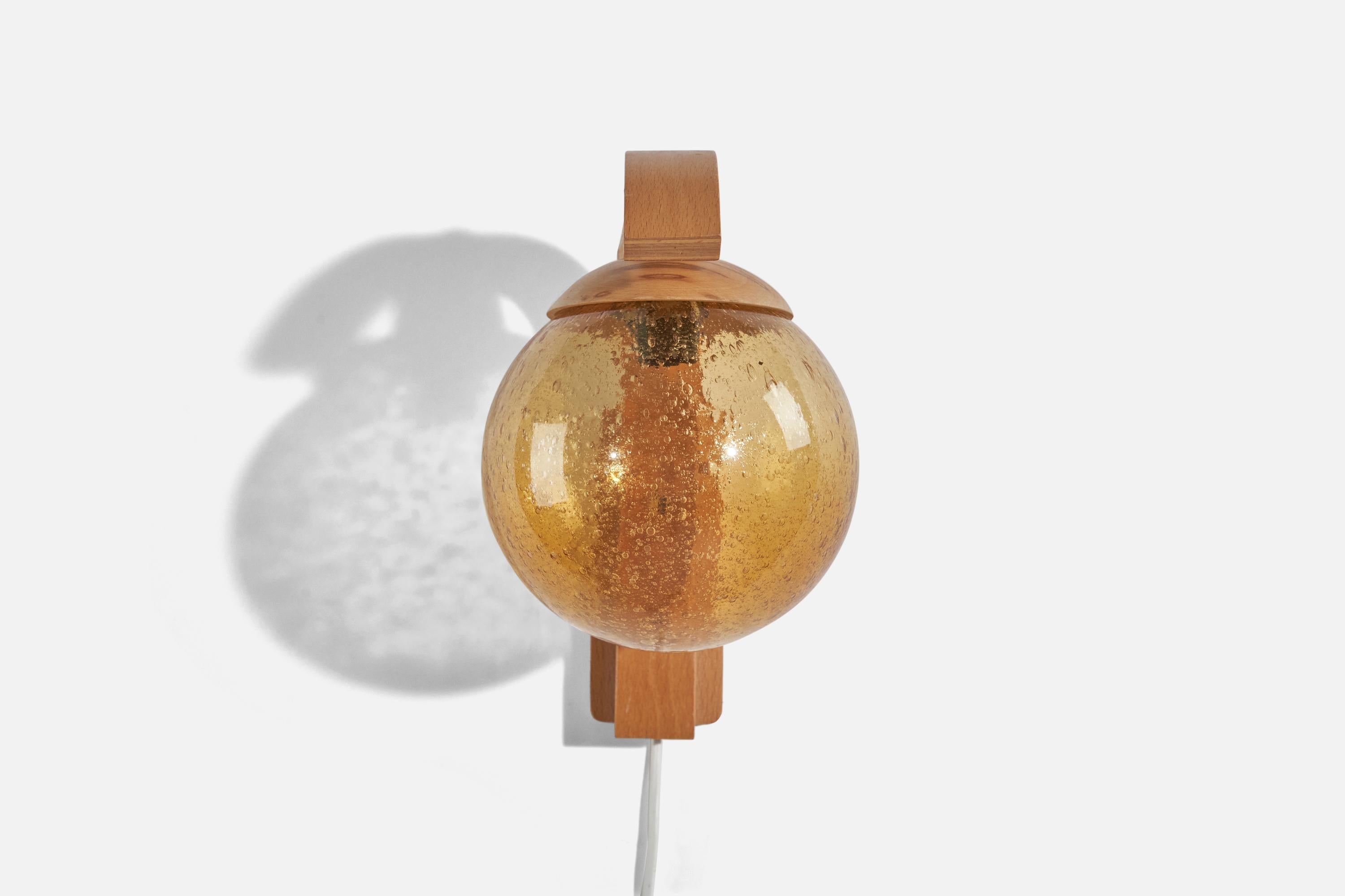 Aneta, Sconce, Pine, Glass, Sweden, 1970s In Good Condition For Sale In High Point, NC