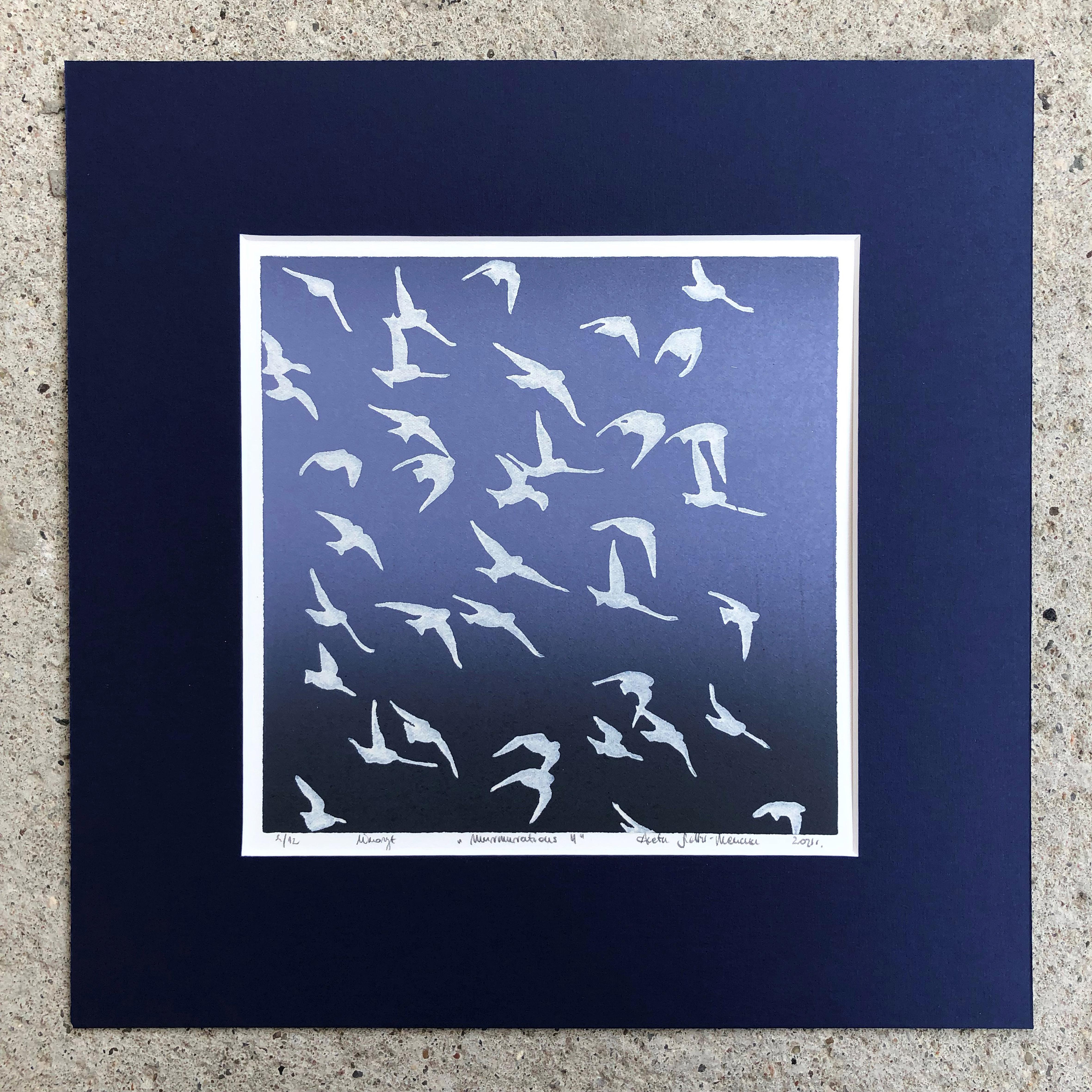 Murmurations 4/2 – Zeitgenössischer handgefertigter Linoschliff, limitierte Auflage 2 / 12 (Violett), Figurative Print, von Aneta Szoltis-Mencina