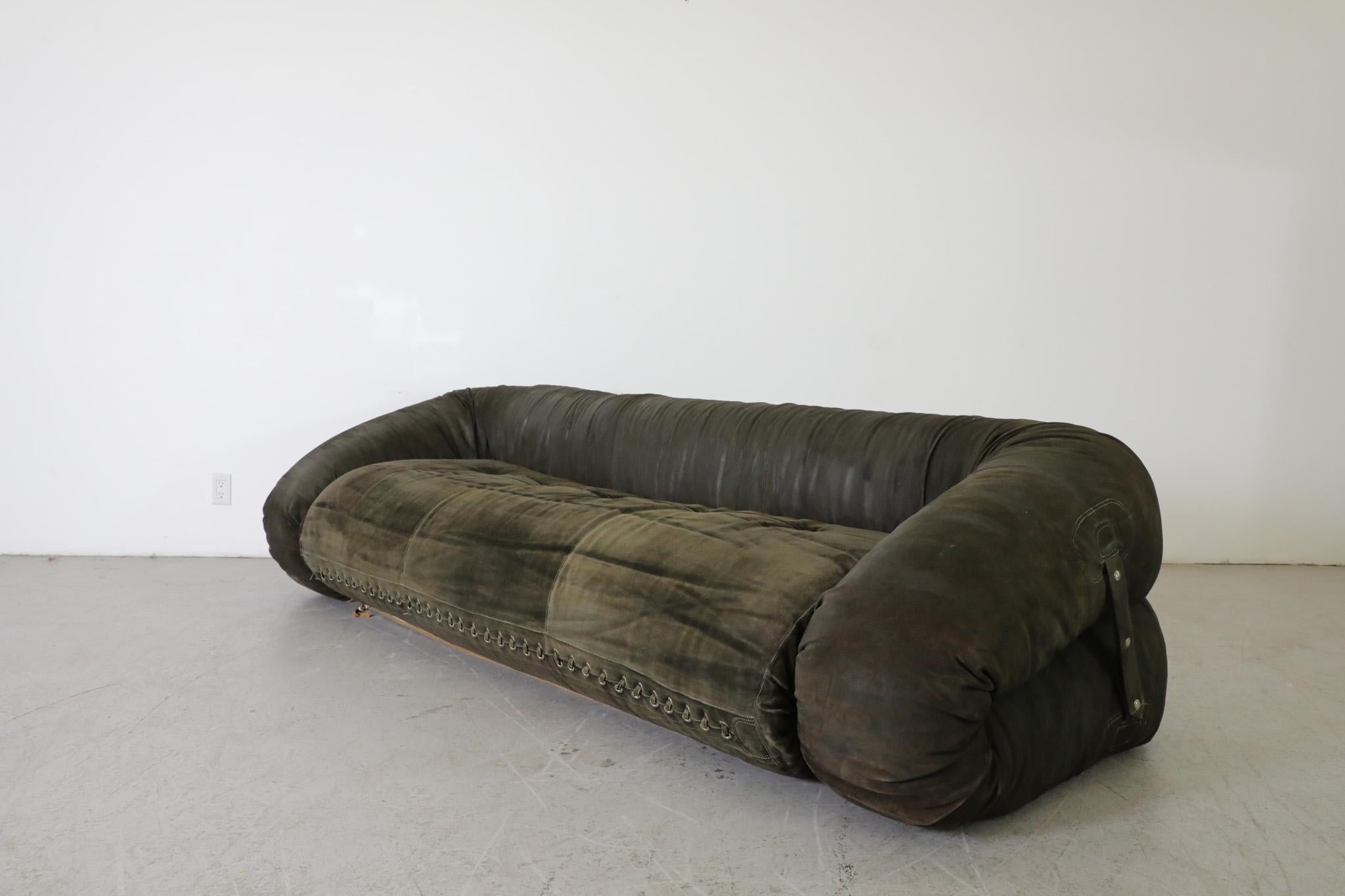 Anfibio Green Suede Sofabed by Alessandro Becchi for Giovanetti In Good Condition In Los Angeles, CA