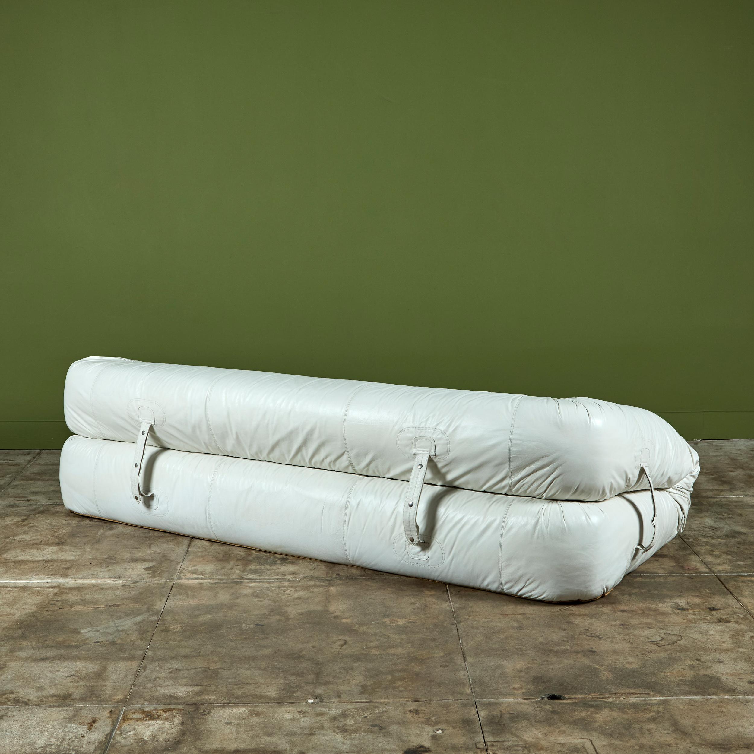 Pelle Divano in pelle Anfibio di Alessandro Becchi per Giovannetti Collezioni in vendita