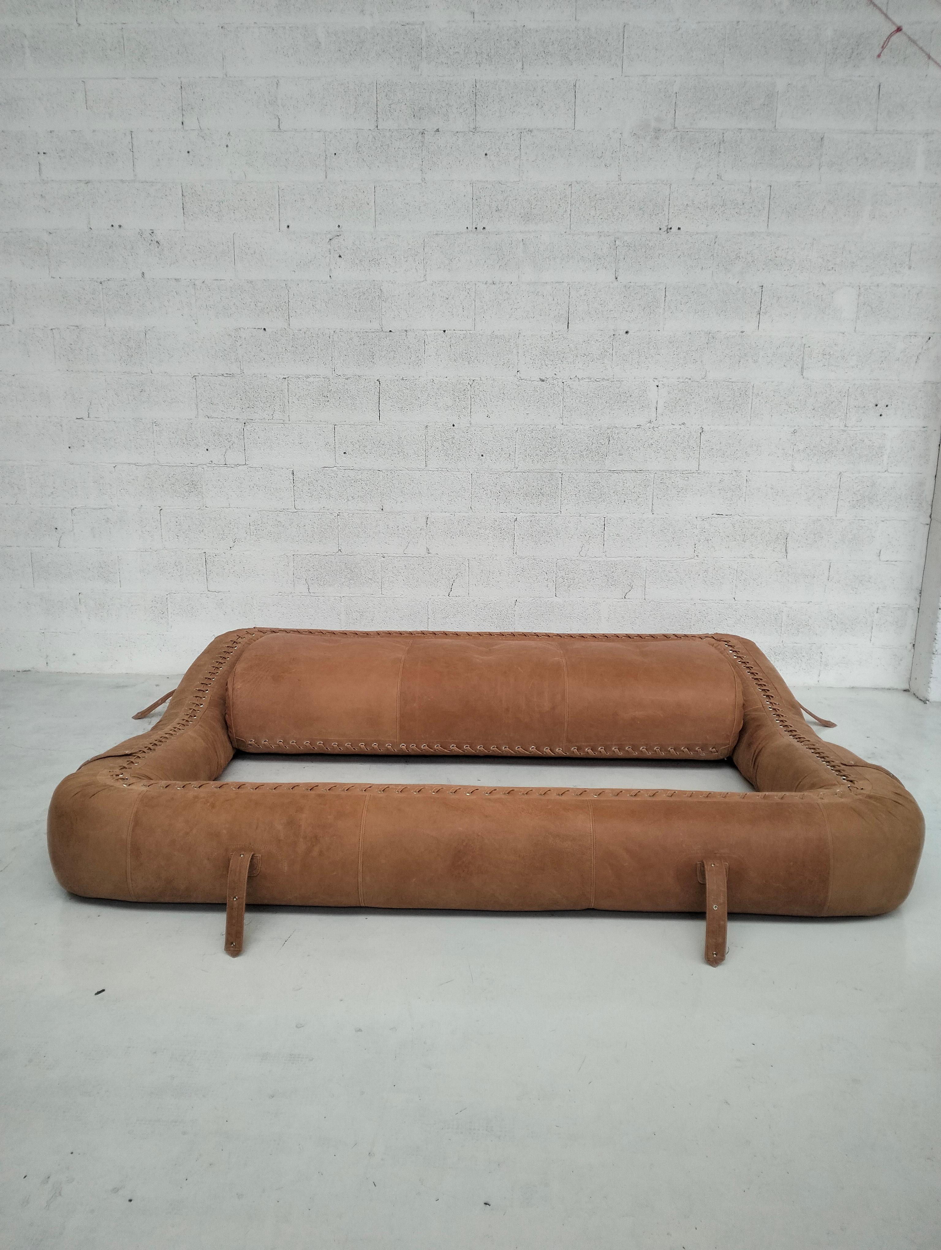 Anfibio, natural leather sofa by Alessandro Becchi for Giovannetti, Italy 1970s For Sale 7
