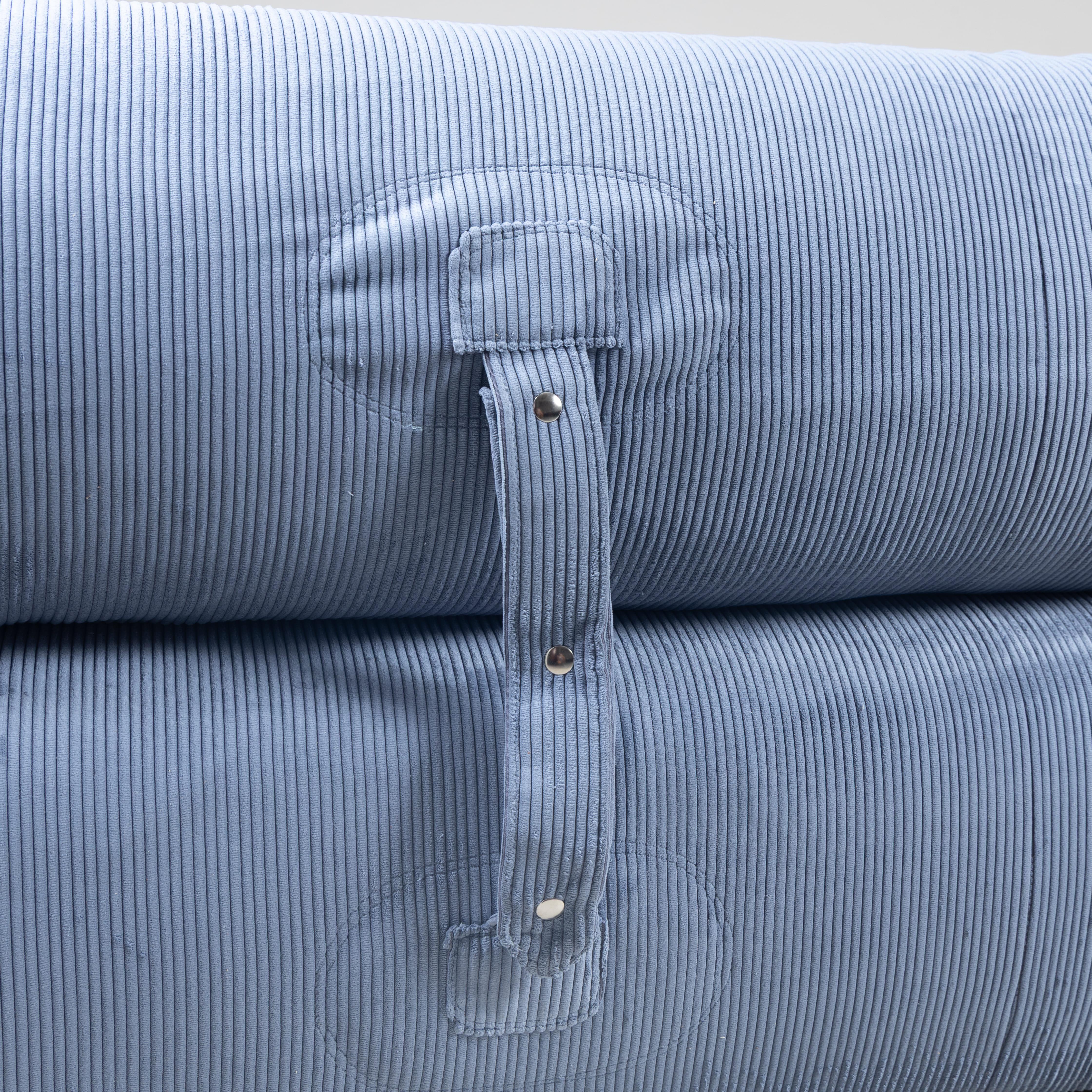 Anfibio sofa bed Alessandro Becchi Giovannetti reupholstered For Sale 1