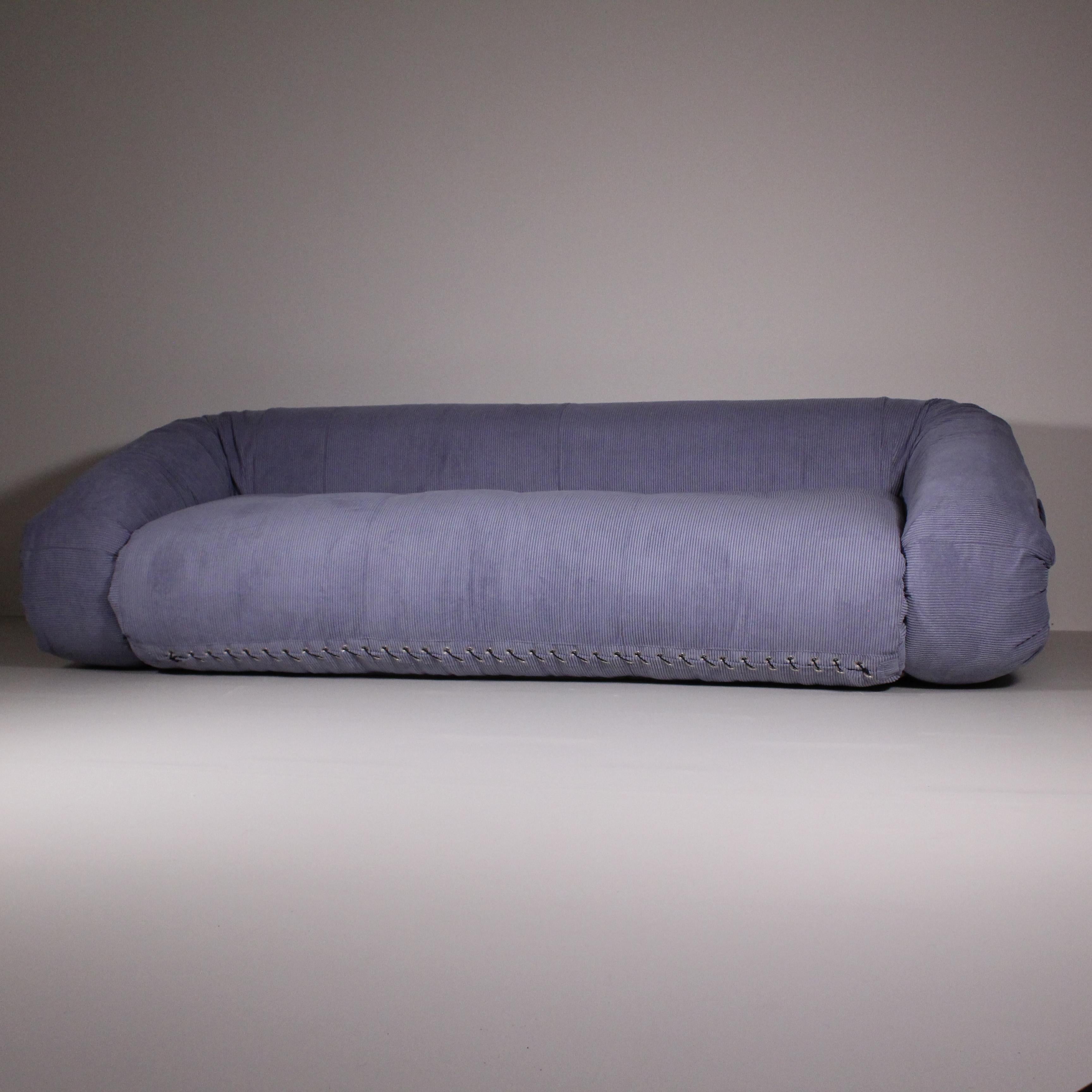 Late 20th Century Anfibio sofa, Alessandro Becchi, Giovannetti, reupholstered For Sale