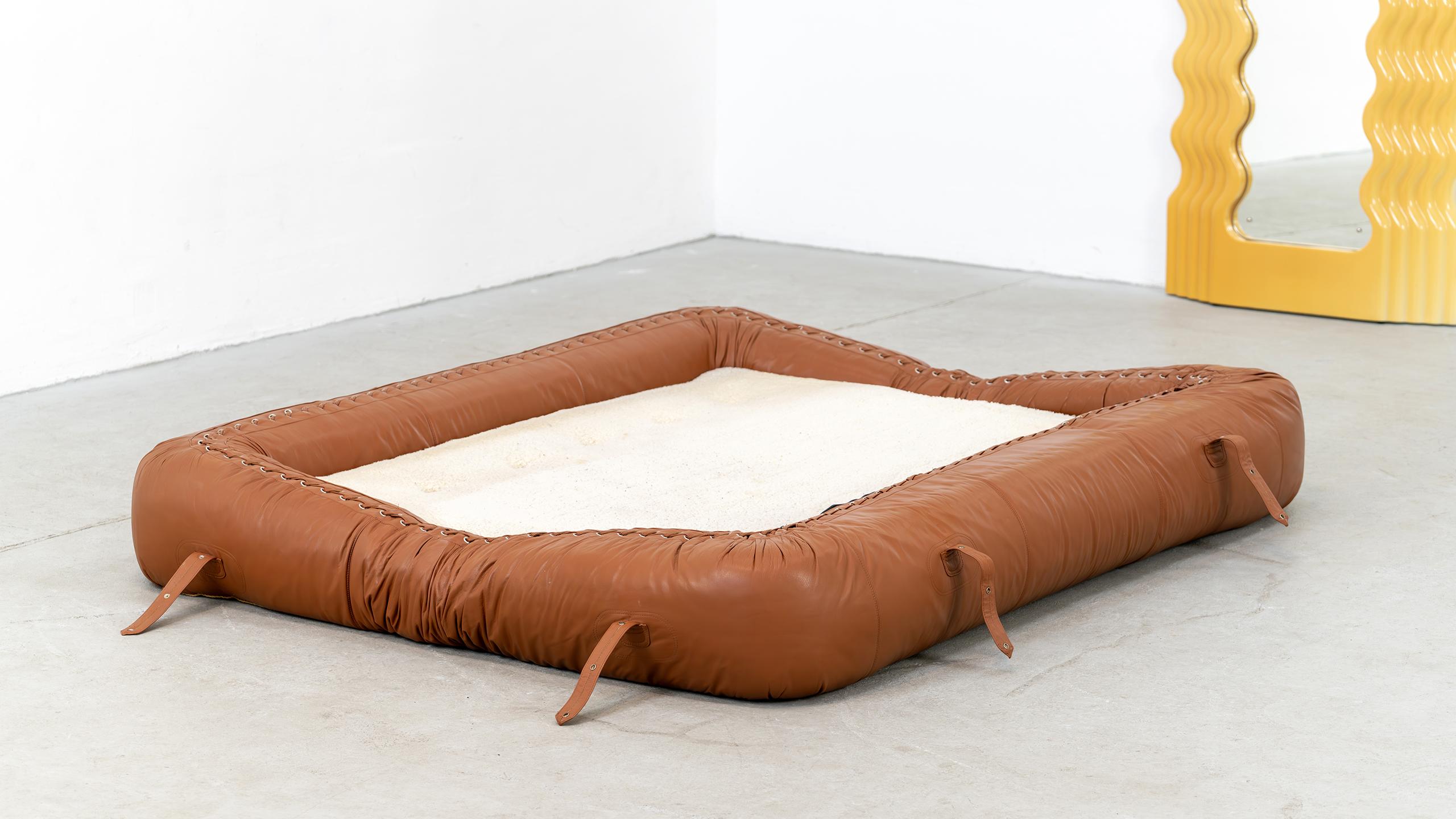 Late 20th Century Anfibio Sofa + Bed Alessandro Becchi 1971 by Giovannetti Vintage Cognac Leather For Sale
