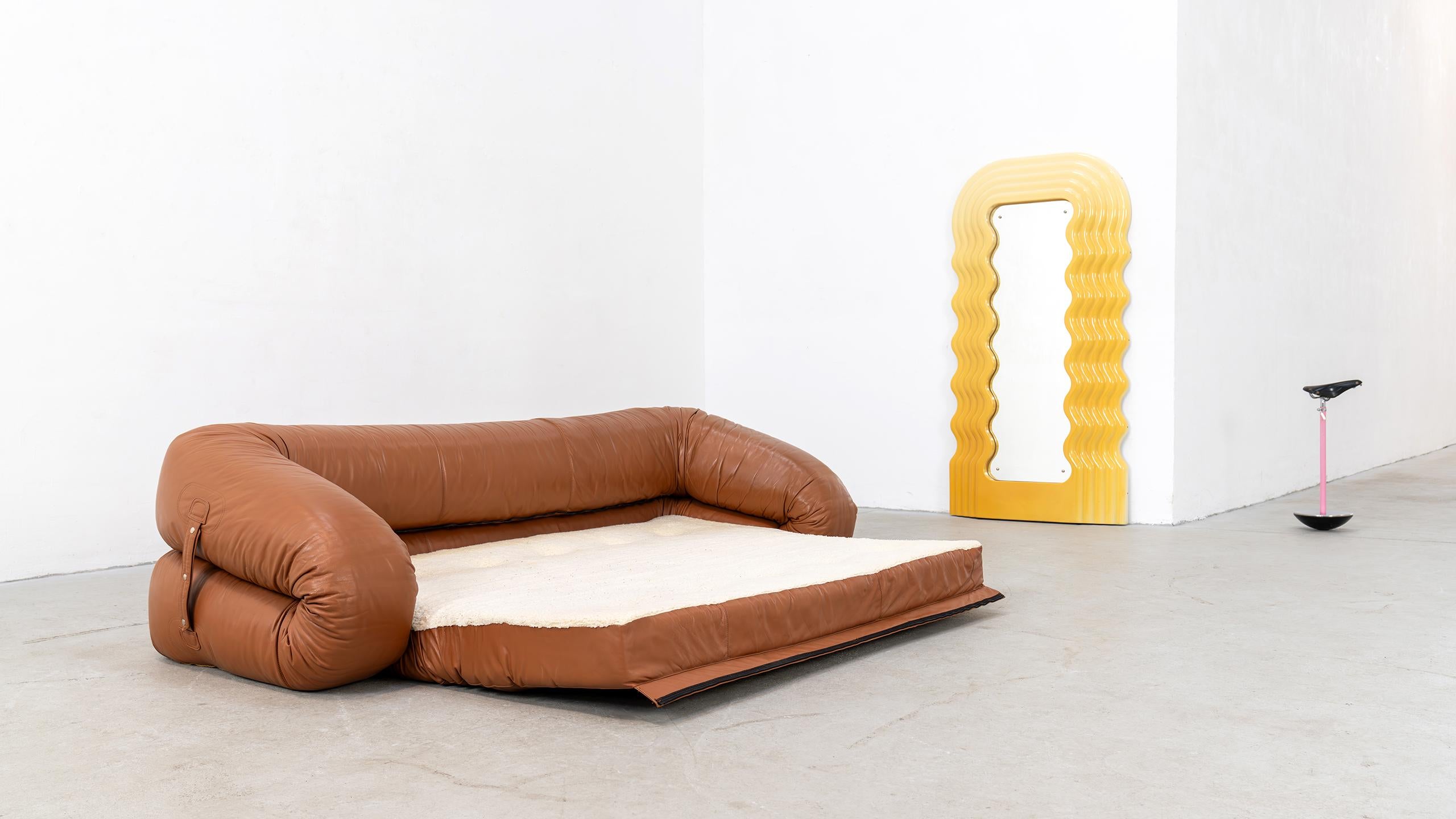 Canapé + lit Alessandro Becchi 1971 par Giovannetti Vintage Cognac Leather en vente 1