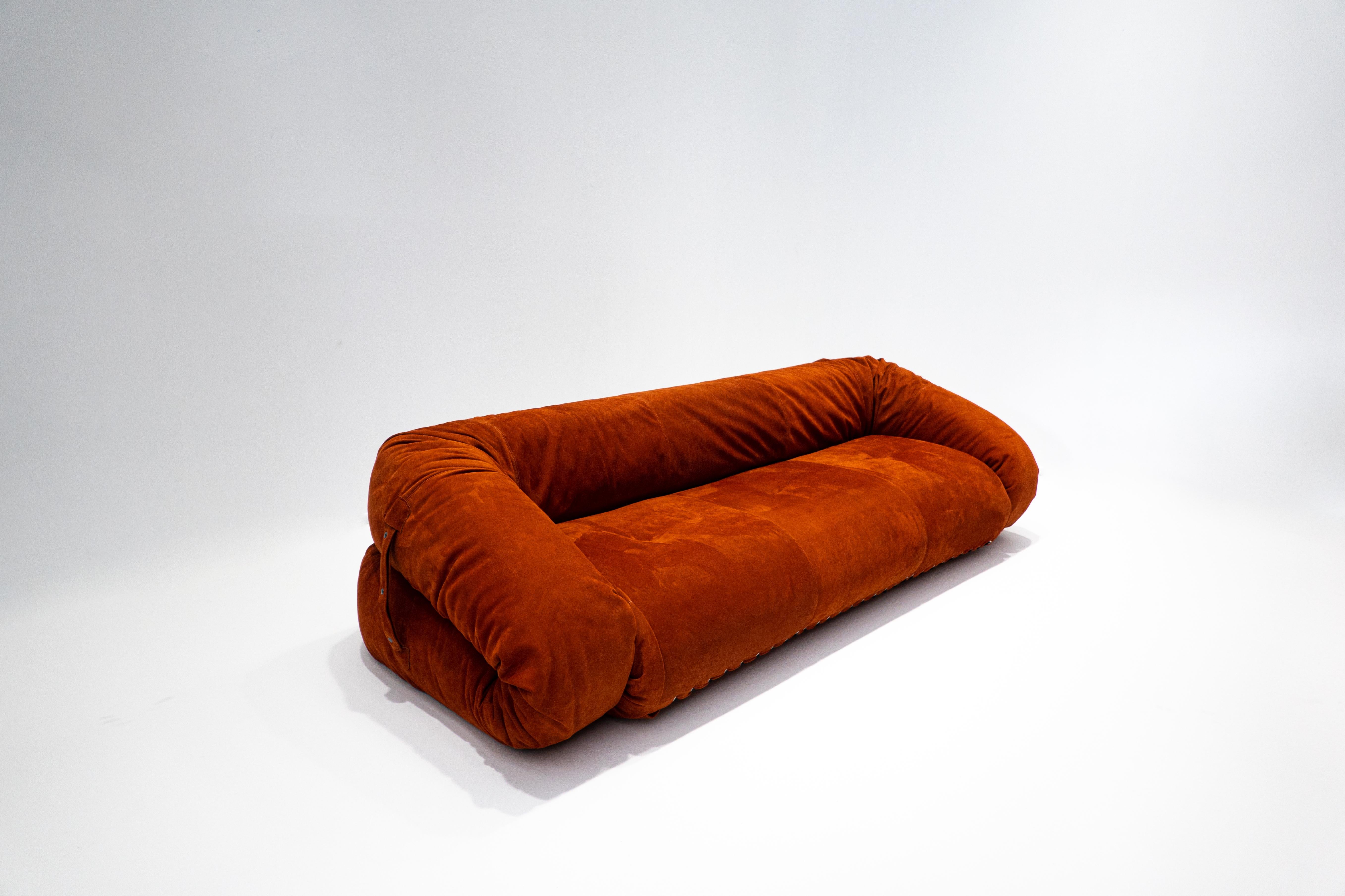 Anfibio sofa bed by Alessandro Becchi for Giovannetti Collezioni, Orange, 1970s

Reupholstered in orange suede.