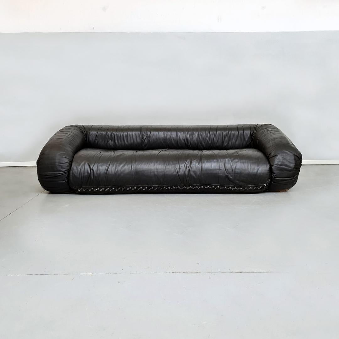 Mid-Century Modern Anfibio Sofa Bed Designed by Alessandro Becchi for Giovannetti Collezioni, 1972