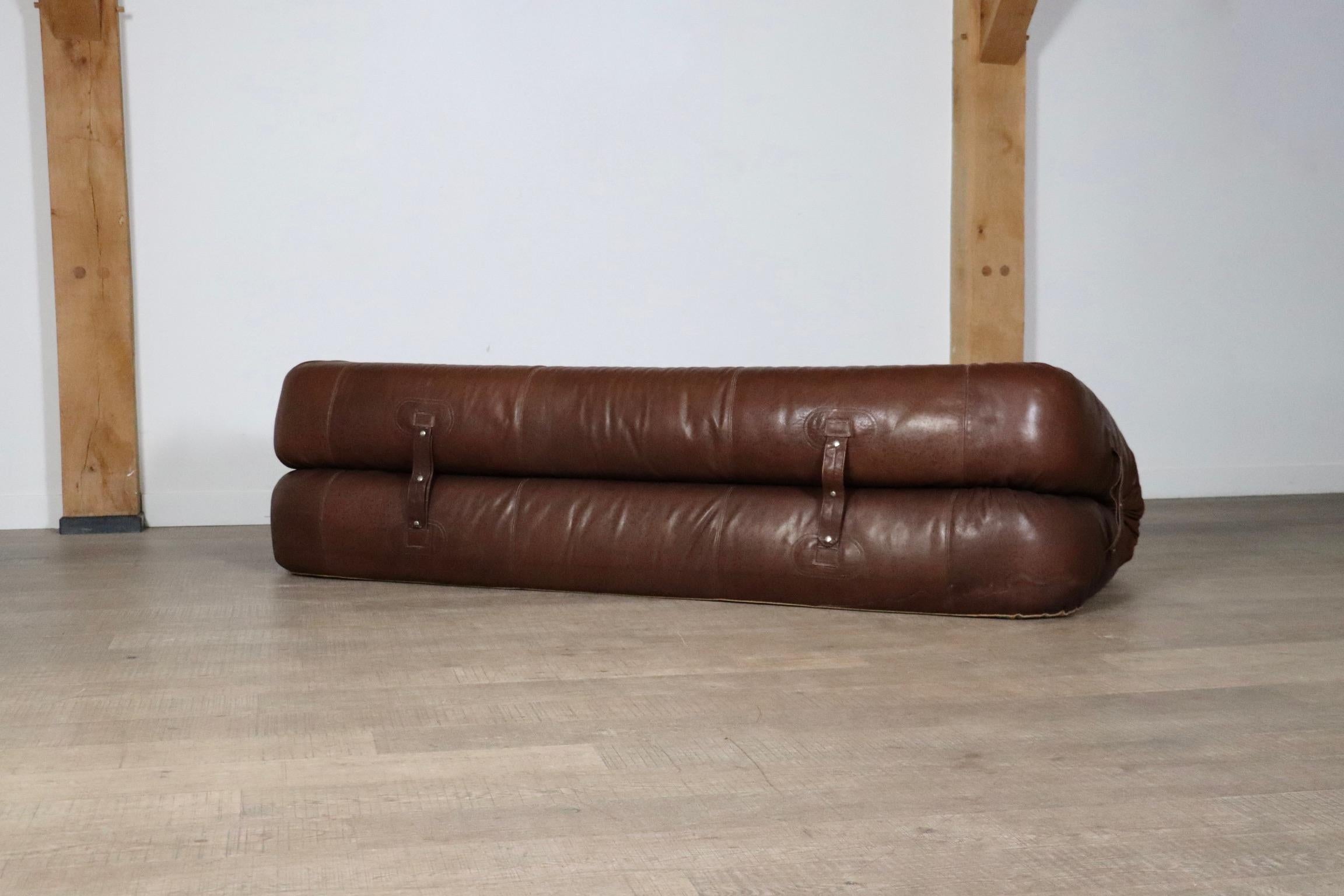 Divano letto Anfibio in pelle marrone di Alessandro Becchi per Giovanetti Collezione 6