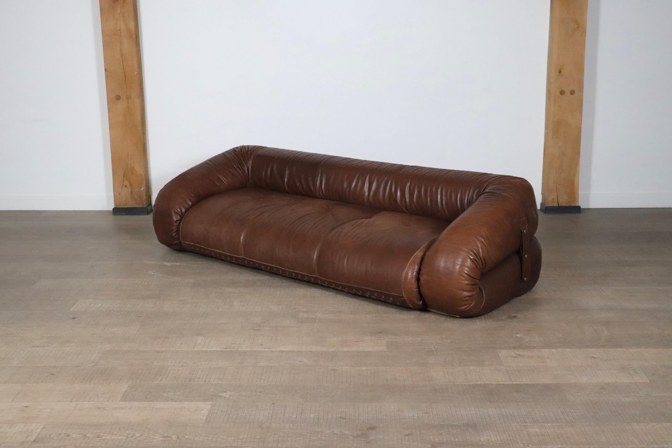 Divano letto Anfibio in pelle marrone di Alessandro Becchi per Giovanetti Collezione 7