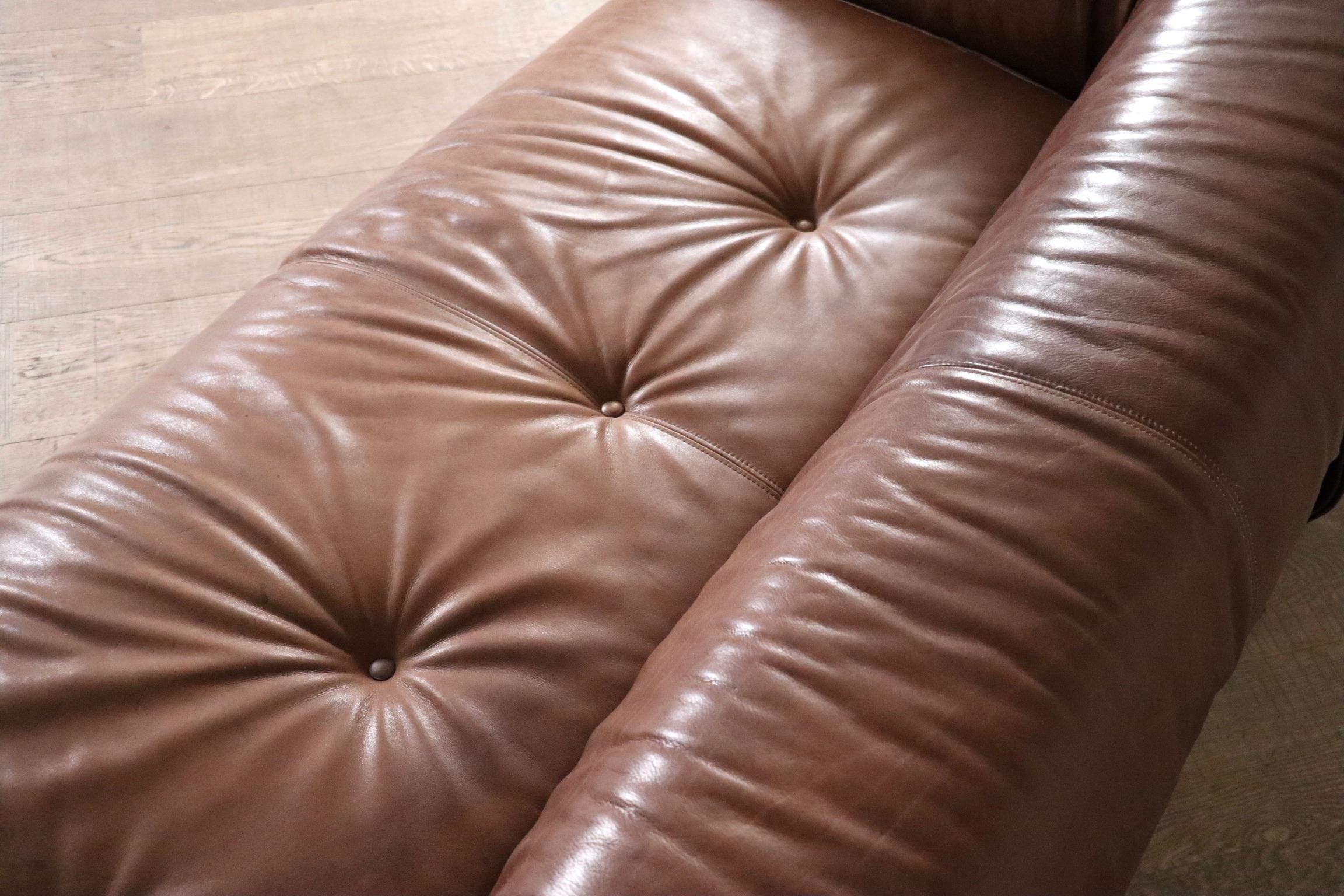 Fine XX secolo Divano letto Anfibio in pelle marrone di Alessandro Becchi per Giovanetti Collezione