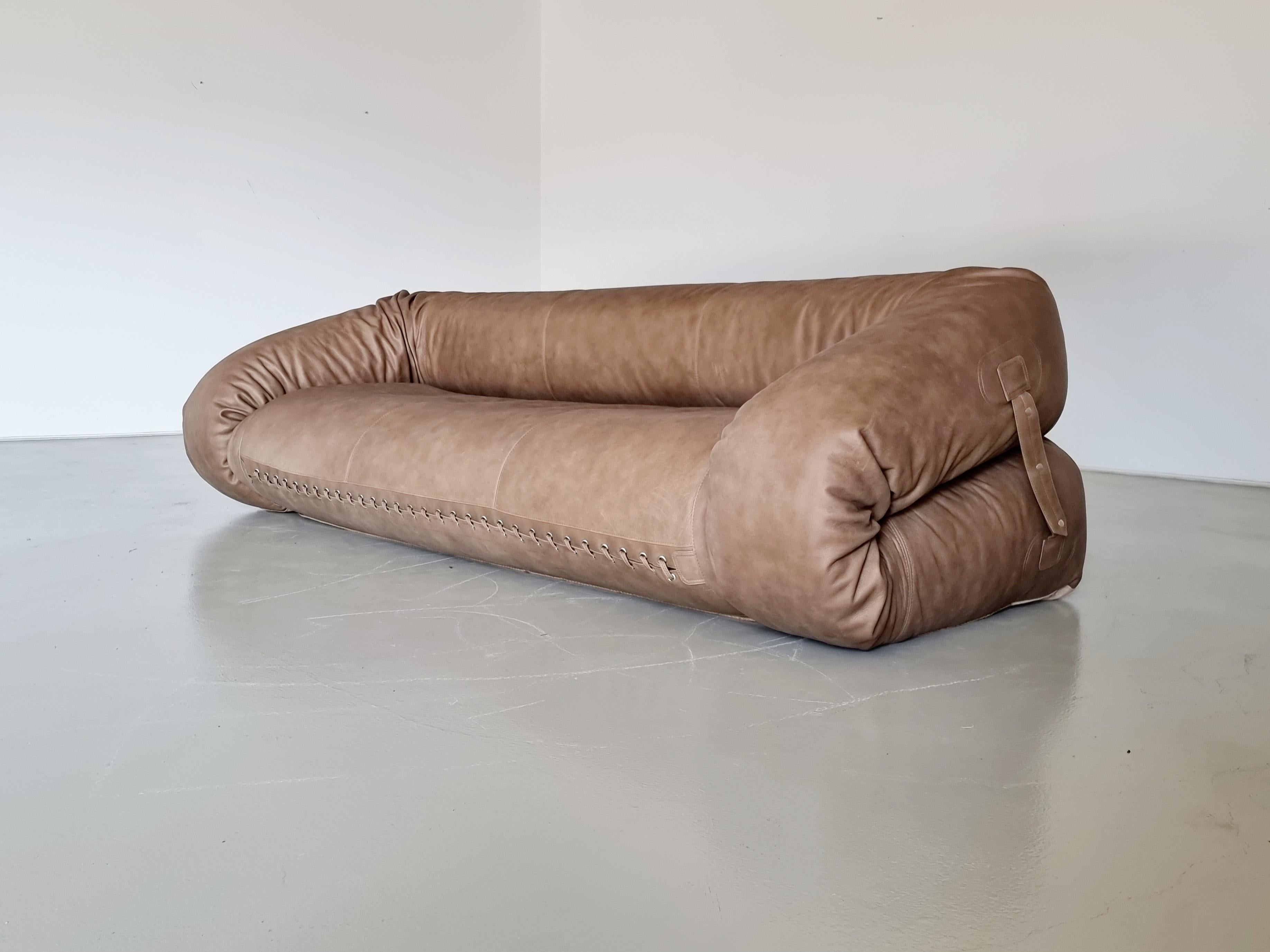 Anfibio Sofa by Alessandro Becchi for Giovanetti in Cognac Leather, 1970s 10