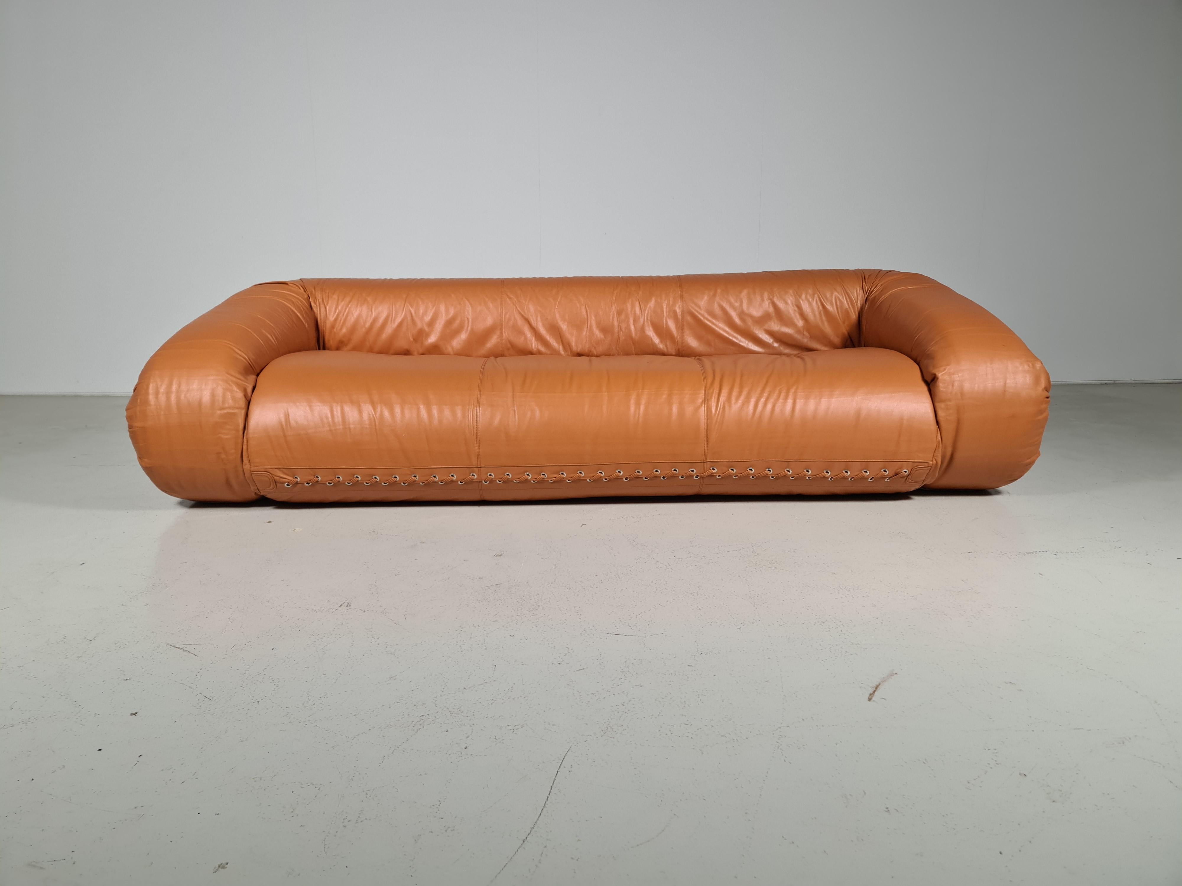 Mid-Century Modern Anfibio Sofa by Alessandro Becchi for Giovanetti in Cognac Leather, 1970s