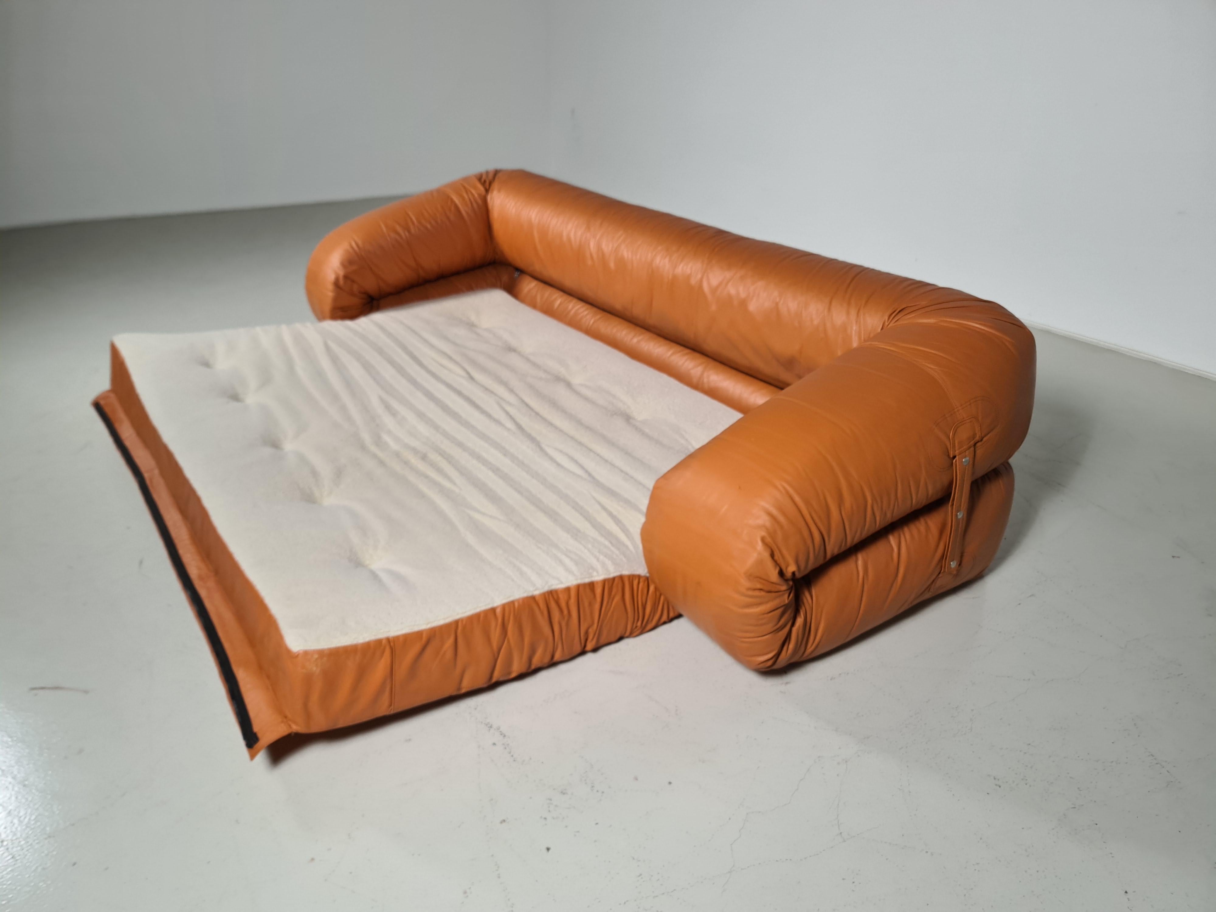 Anfibio Sofa by Alessandro Becchi for Giovanetti in Cognac Leather, 1970s In Good Condition In amstelveen, NL
