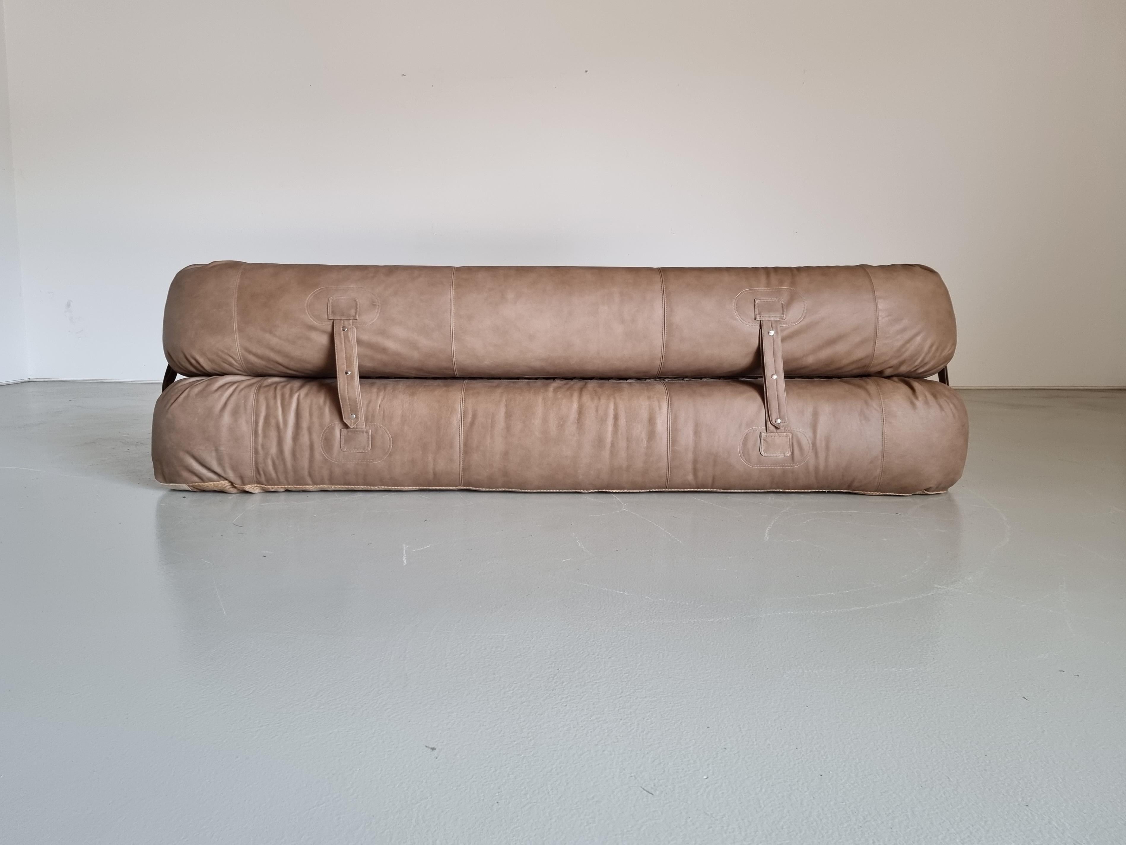 Late 20th Century Anfibio Sofa by Alessandro Becchi for Giovanetti in Cognac Leather, 1970s