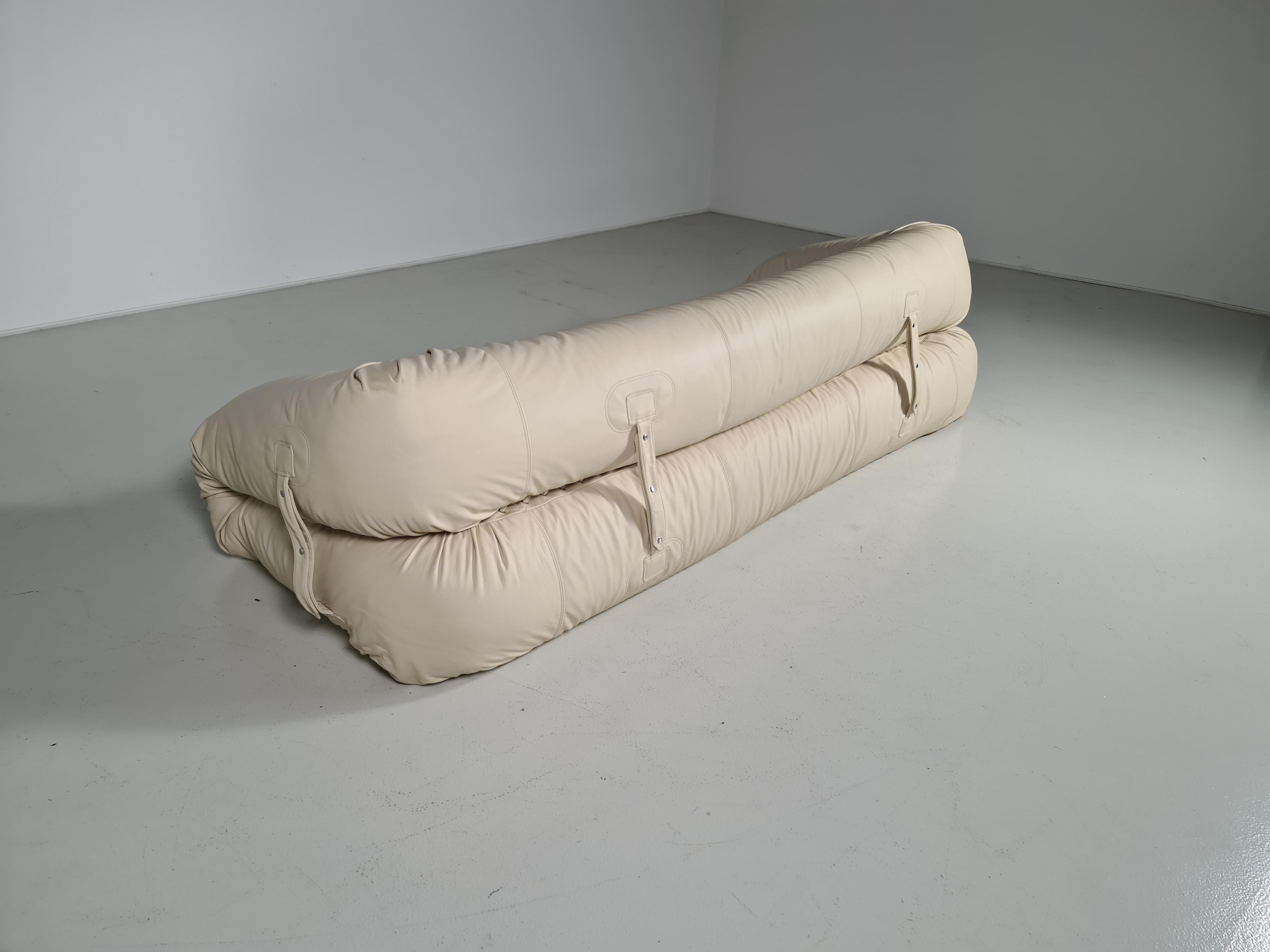 Late 20th Century Anfibio Sofa by Alessandro Becchi for Giovanetti in Creme Leather, 1970s