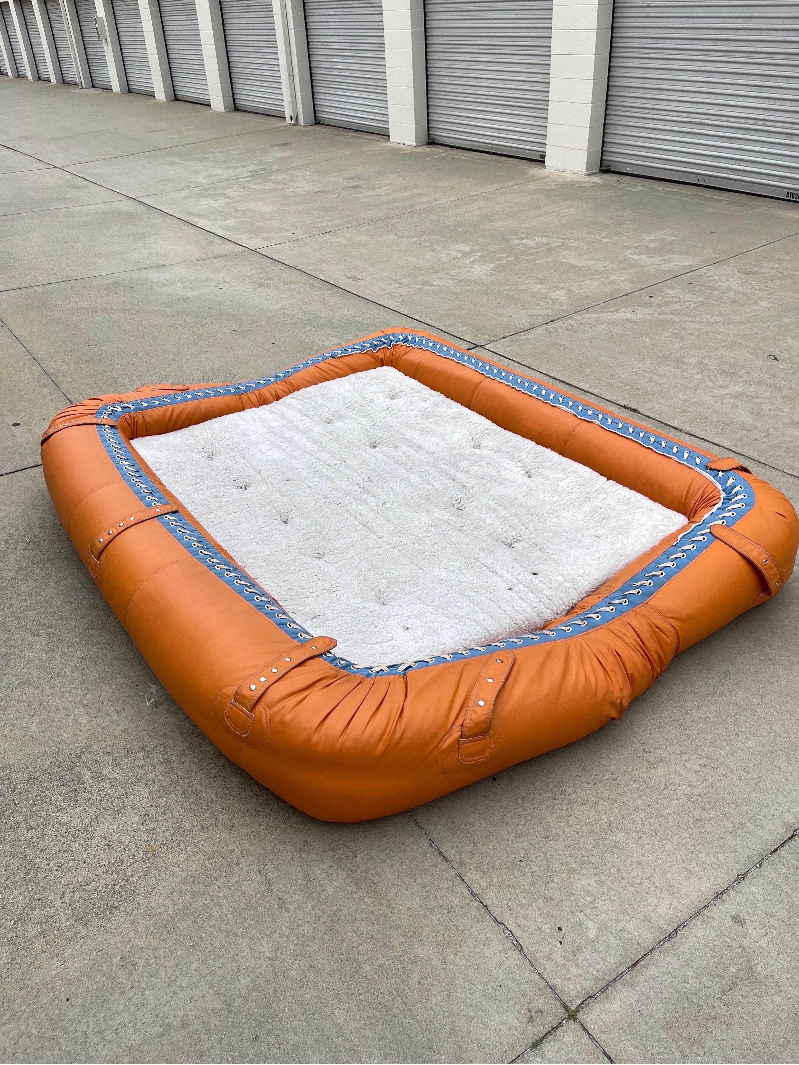Anfibio Three Seat Sofa Bed by Alessandro Becchi for Giovannetti, 1972 In Good Condition In Los Angeles, CA