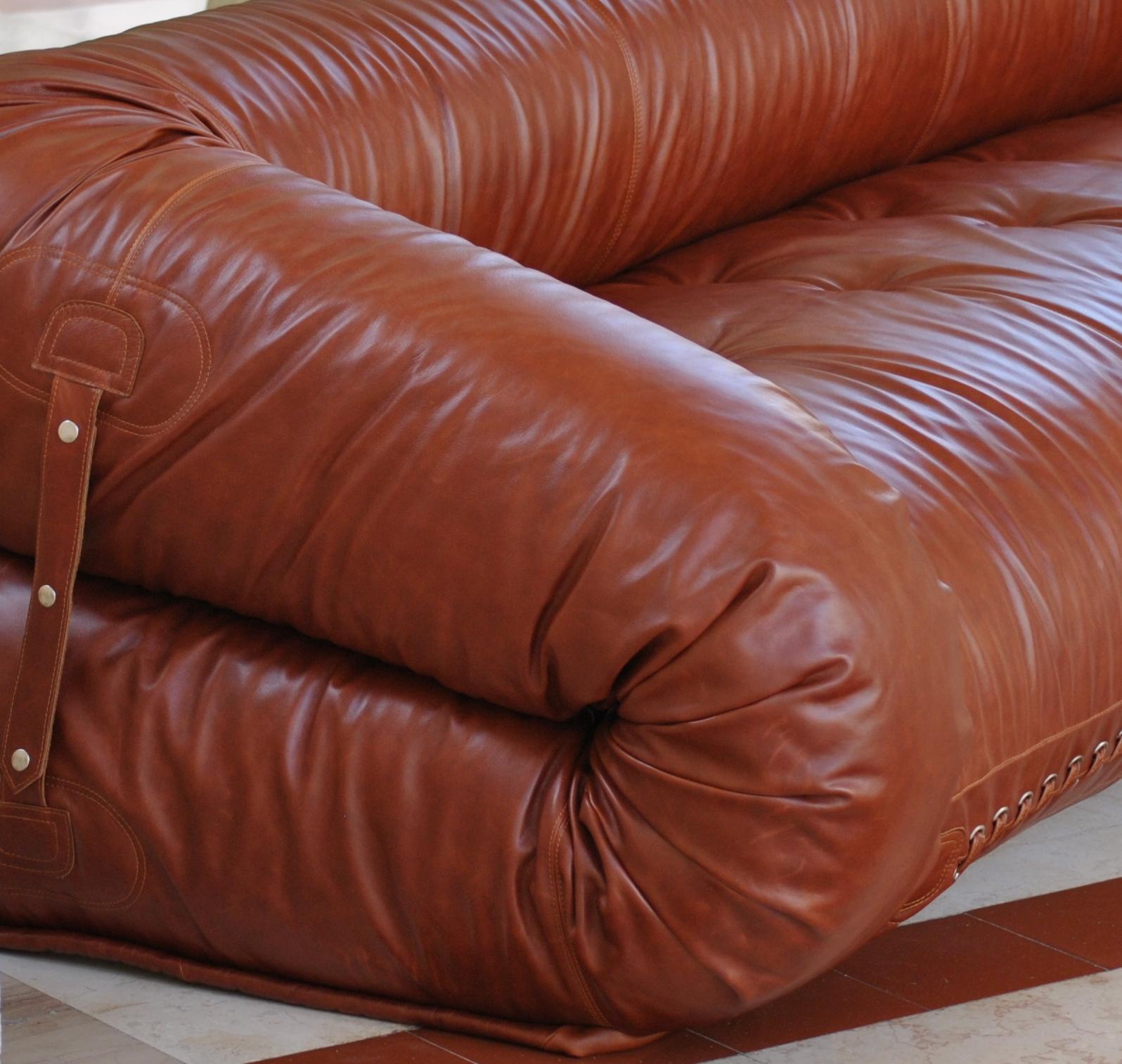 Moderne Anfibio canapé pliable en cuir vintage Becchi Giovannetti 190 cm des années 1970 en vente
