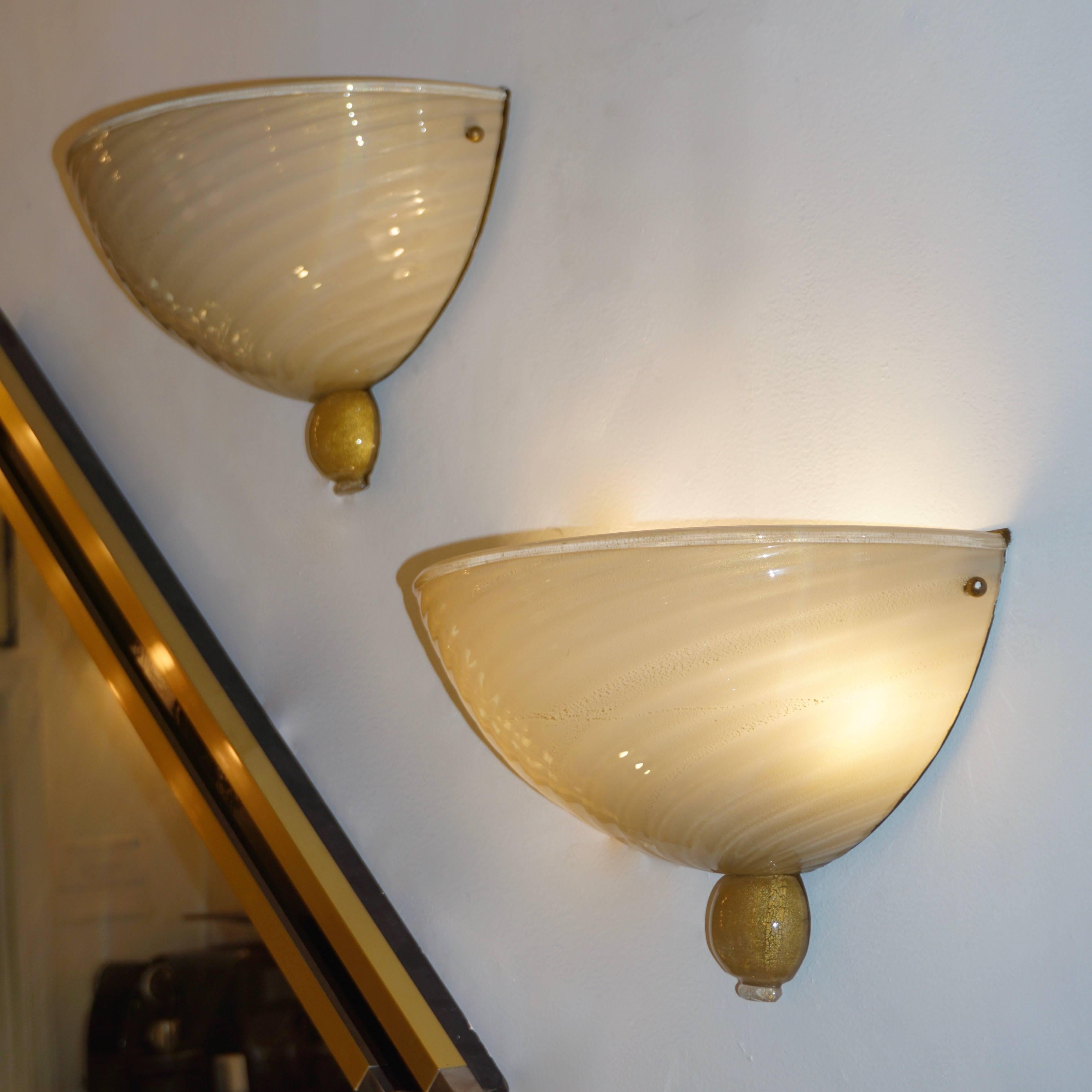 Anfora 1970s Italian Art Deco Design Pair of Ivory Gold Murano Glass Wall Lights 4