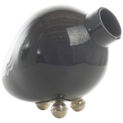 Anfora Gris 3 Patas Cerámic and White Metal 
Alpaca
