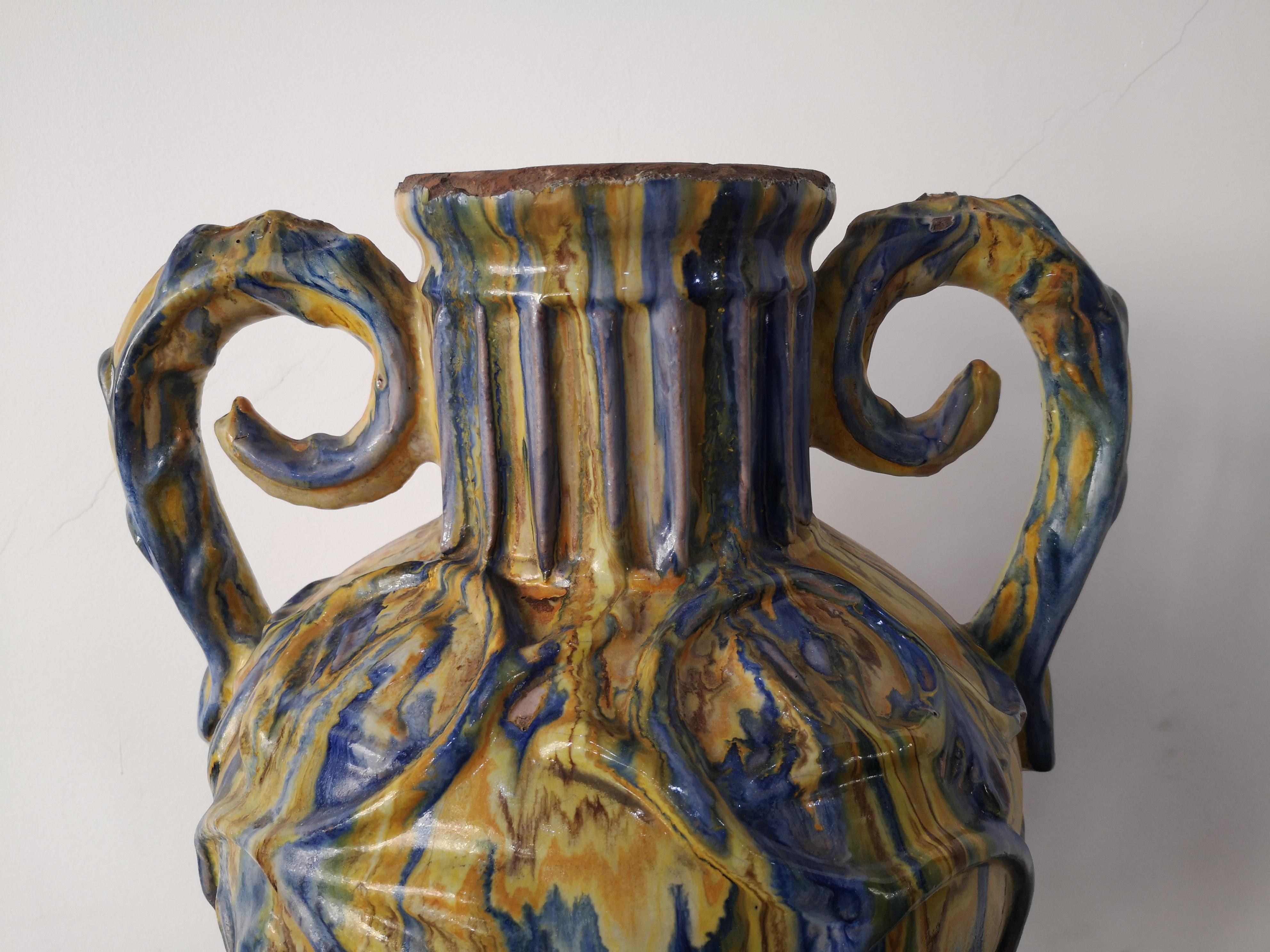 Baroque Caltagirone ceramic amphora, mid-19th century For Sale
