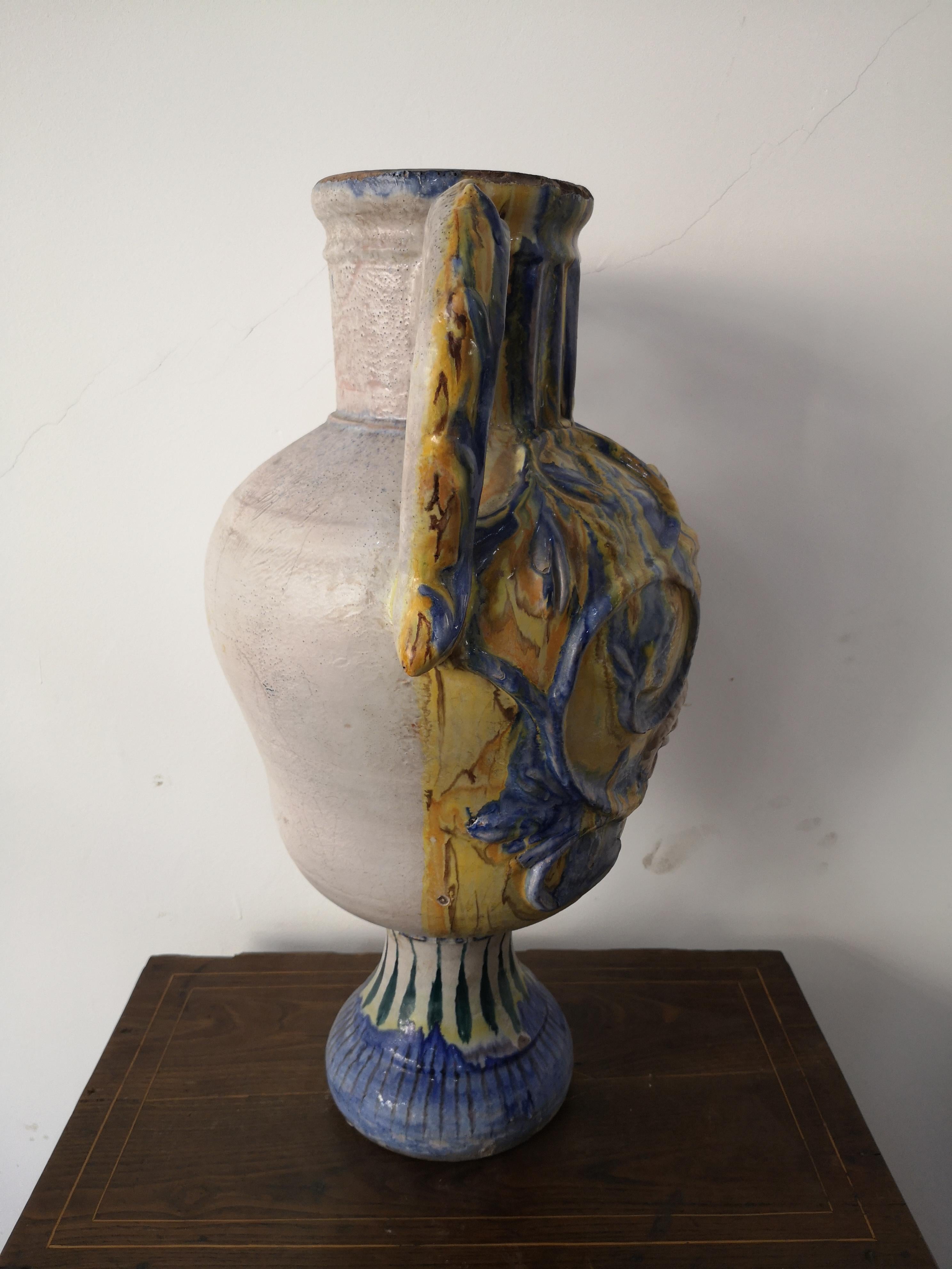 Caltagirone ceramic amphora, mid-19th century For Sale 2