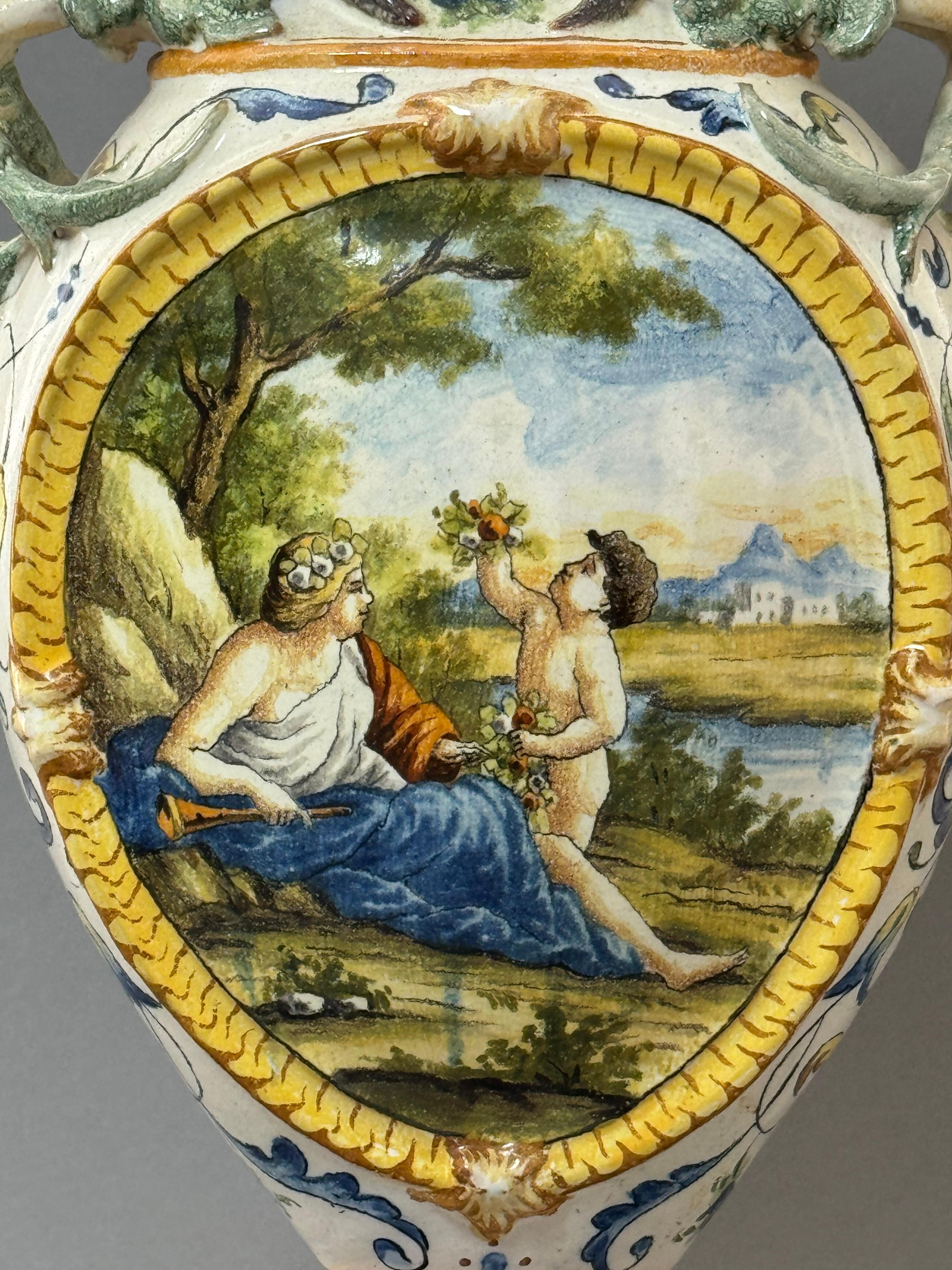 19th Century Anfora in ceramica maiolicata - seconda metà del XIX secolo in vendita