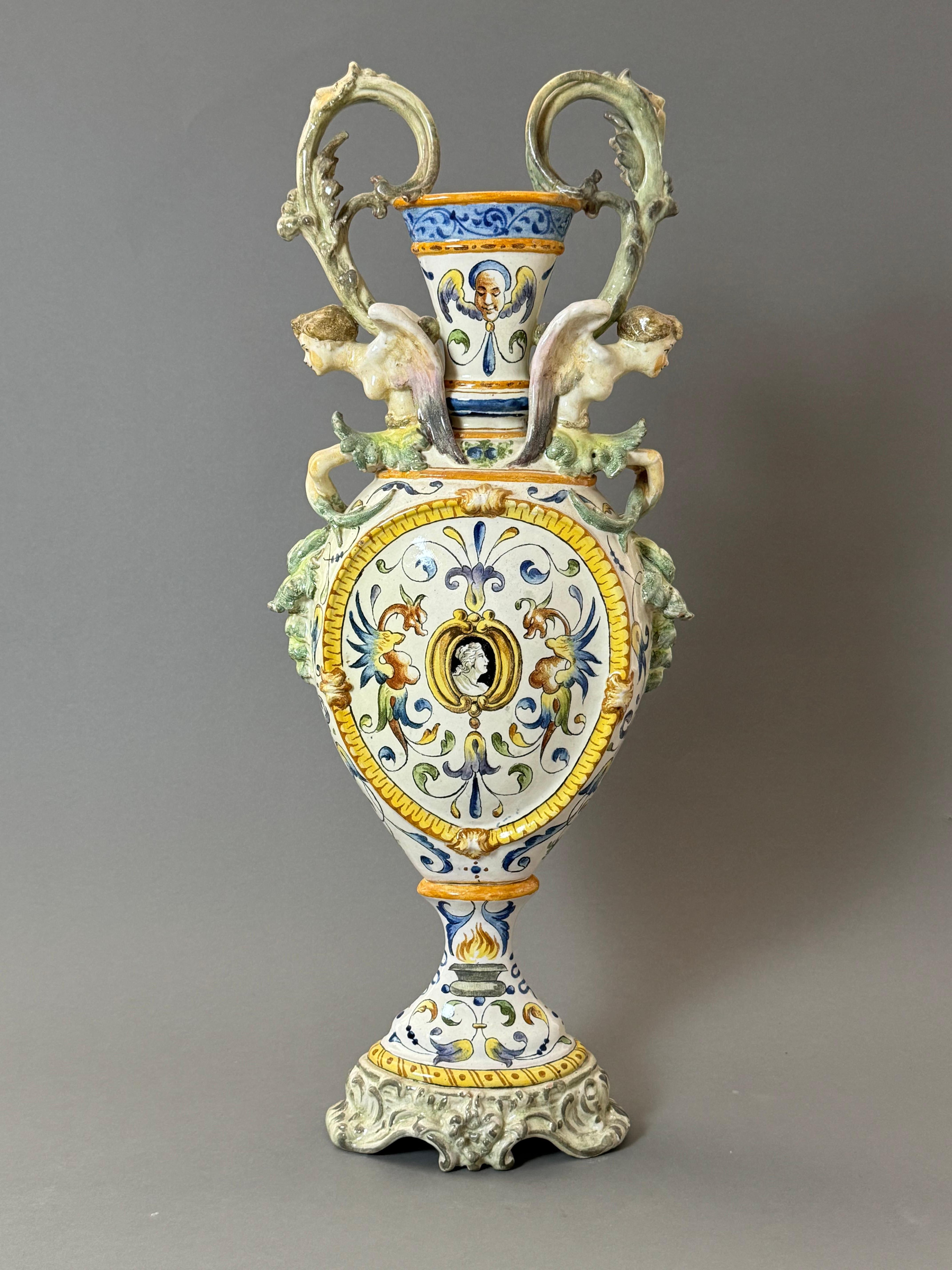 Maiolica Anfora in ceramica maiolicata - seconda metà del XIX secolo in vendita