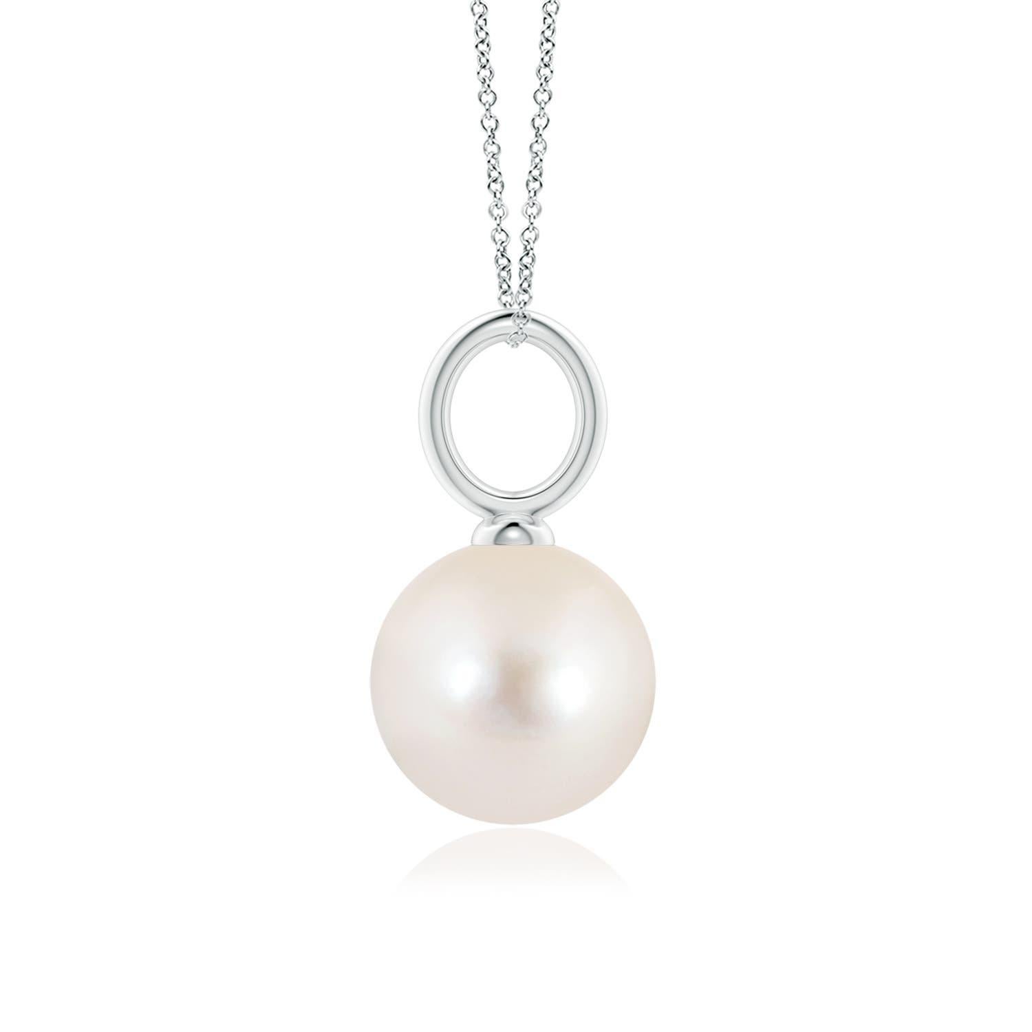 La perla coltivata d'acqua dolce cattura l'attenzione con il suo fascino classico. Questo semplice e versatile ciondolo solitario è incastonato nel platino.
La perla d'acqua dolce è la pietra natale di giugno e il regalo tradizionale per il 3°, 30°,