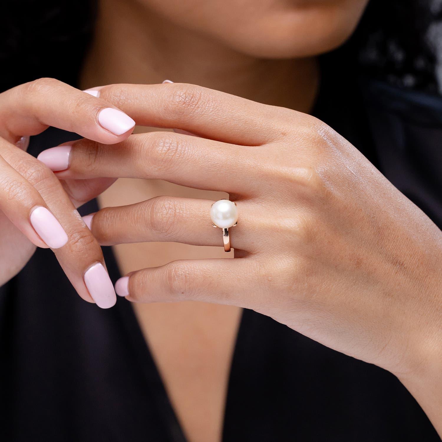 Anello Angara Classic Solitaire con perle d'acqua dolce coltivate in oro massiccio 14 carati In condizioni Nuovo in vendita a Los Angeles, CA