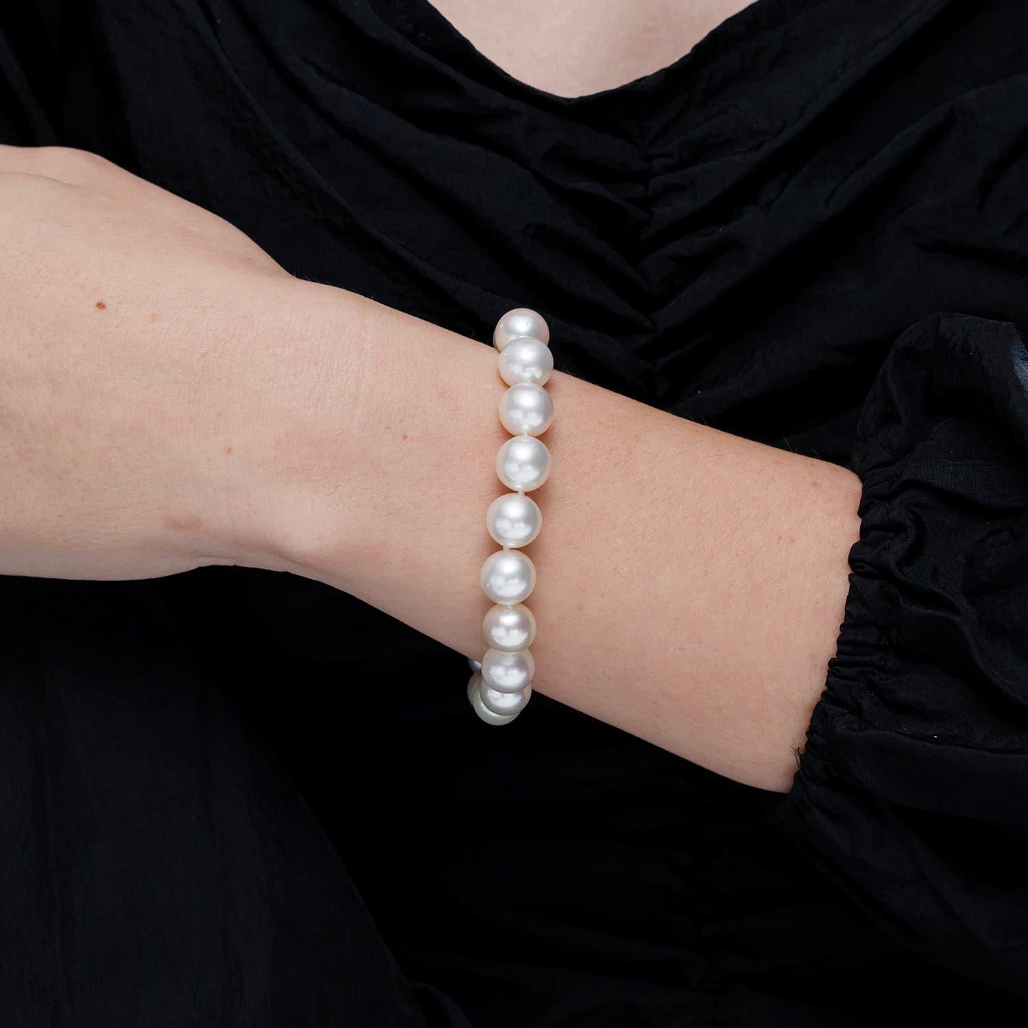 Moderne Bracelet classique de perles de culture des mers du Sud en or massif 14K en vente