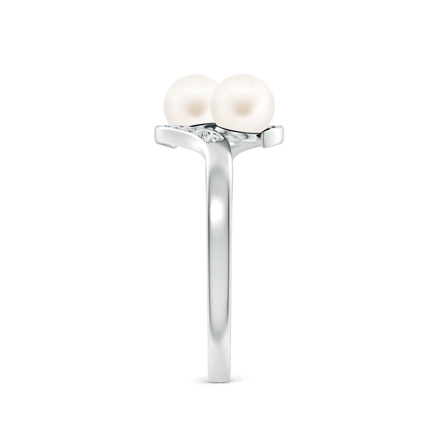 Angara Dual Freshwater Cultured Pearl Ring with Diamond Accent in 14K Solid Gold In New Condition For Sale In Los Angeles, CA