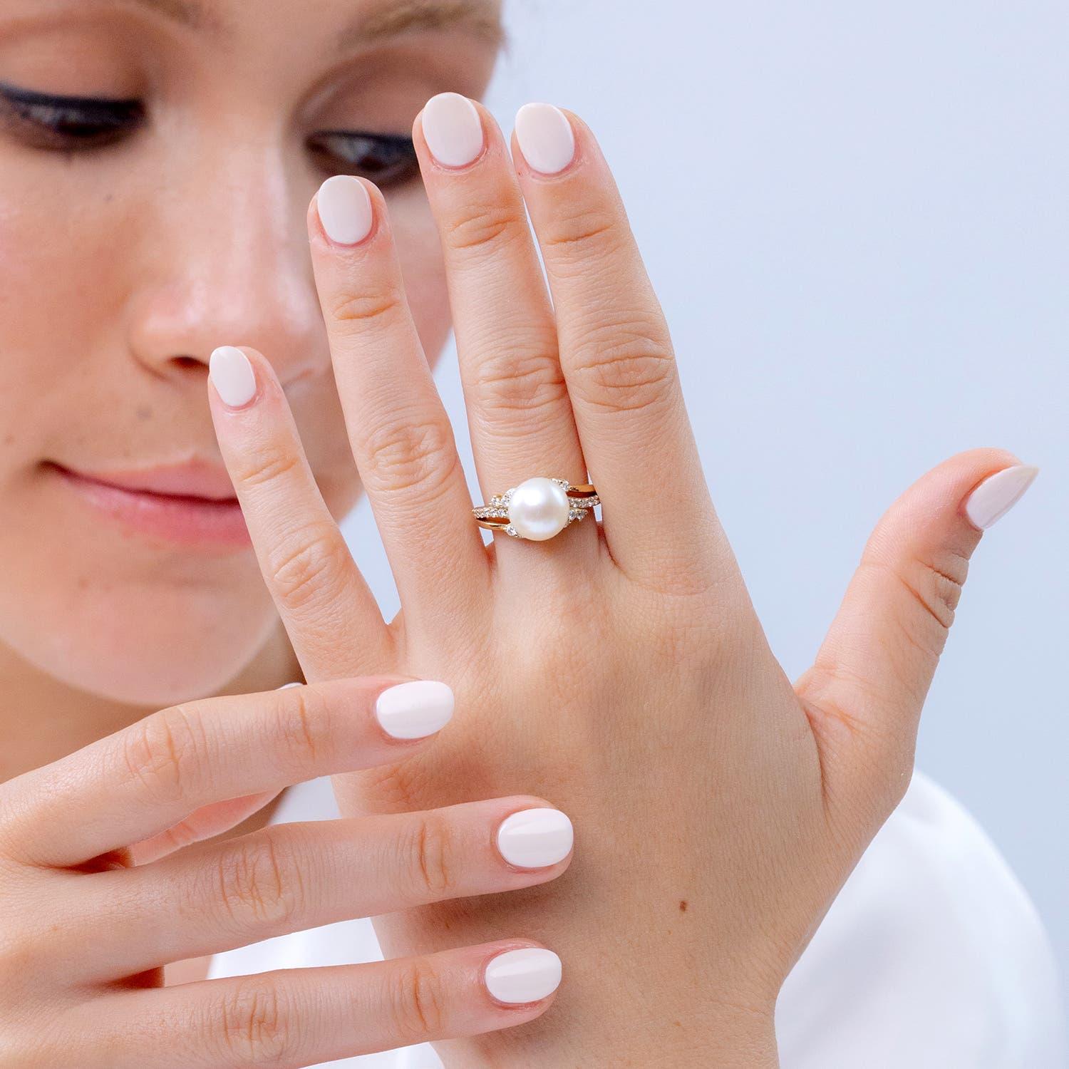 Modern Angara Freshwater Cultured Pearl and Leaf Ring with Diamonds in 14K Solid Gold For Sale