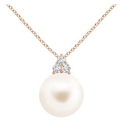 Colgante Angara de perla cultivada de agua dulce y trío de diamantes en oro rosa de 14 quilates
