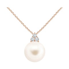 Colgante Angara de perla cultivada de agua dulce y trío de diamantes en oro rosa de 14 quilates