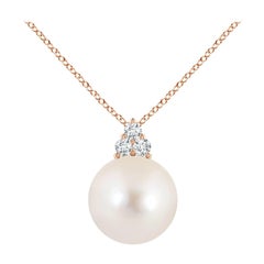 Colgante Angara de perla cultivada de agua dulce y trío de diamantes en oro rosa de 14 quilates