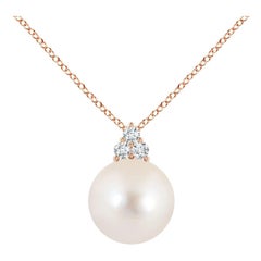Colgante Angara de perla cultivada de agua dulce y trío de diamantes en oro rosa de 14 quilates