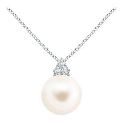 Pendentif en or blanc 14 carats avec perles de culture d'eau douce et trio de diamants Angara