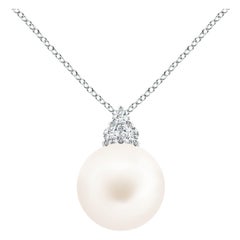 Colgante Angara de perla cultivada de agua dulce y trío de diamantes en platino para mujer