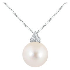 Colgante Angara de perla cultivada de agua dulce y trío de diamantes en platino para mujer